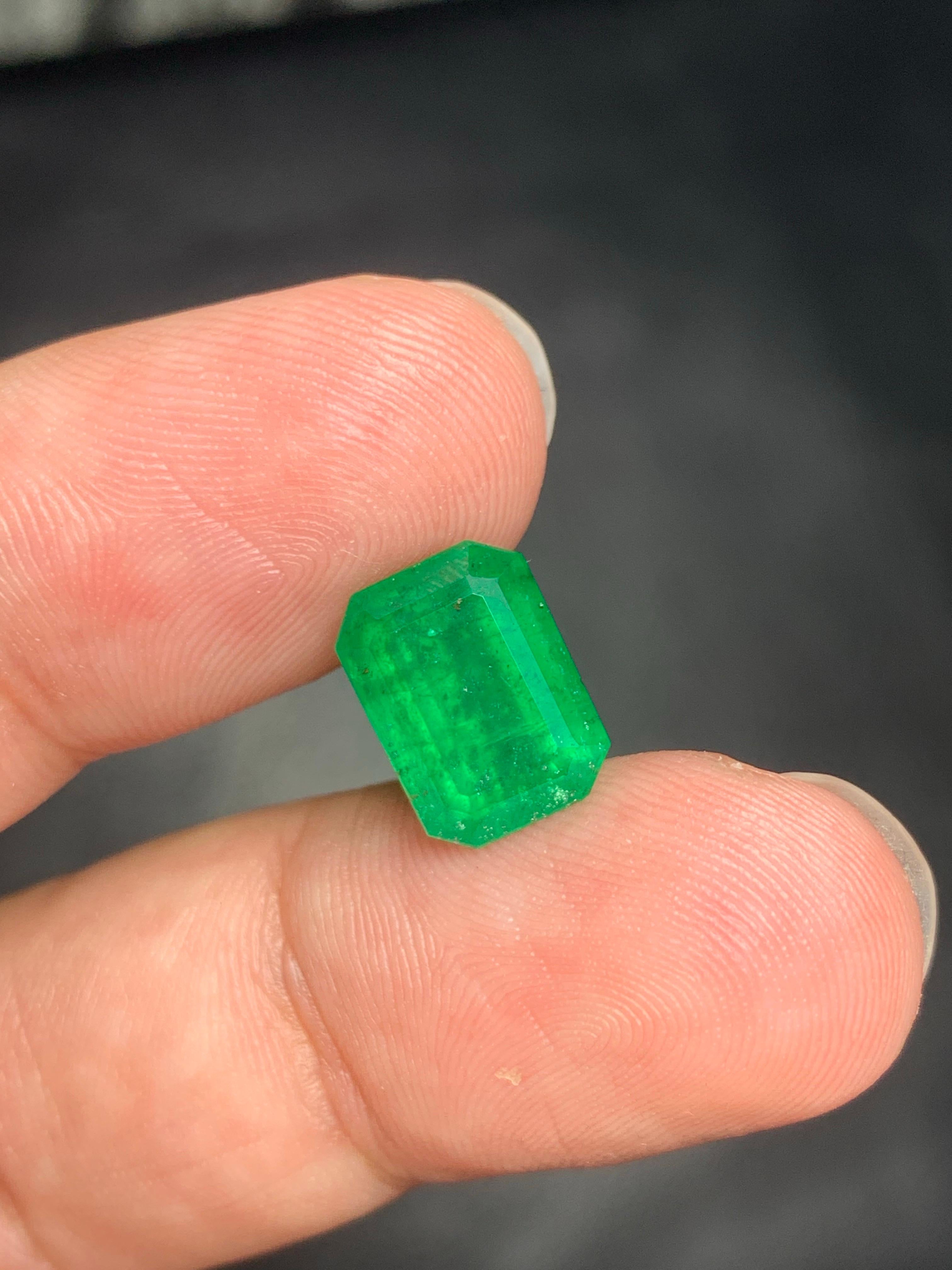 4,50 Karat natürlicher loser Smaragd Edelstein aus Swat  Tal, Pakistan im Angebot 7
