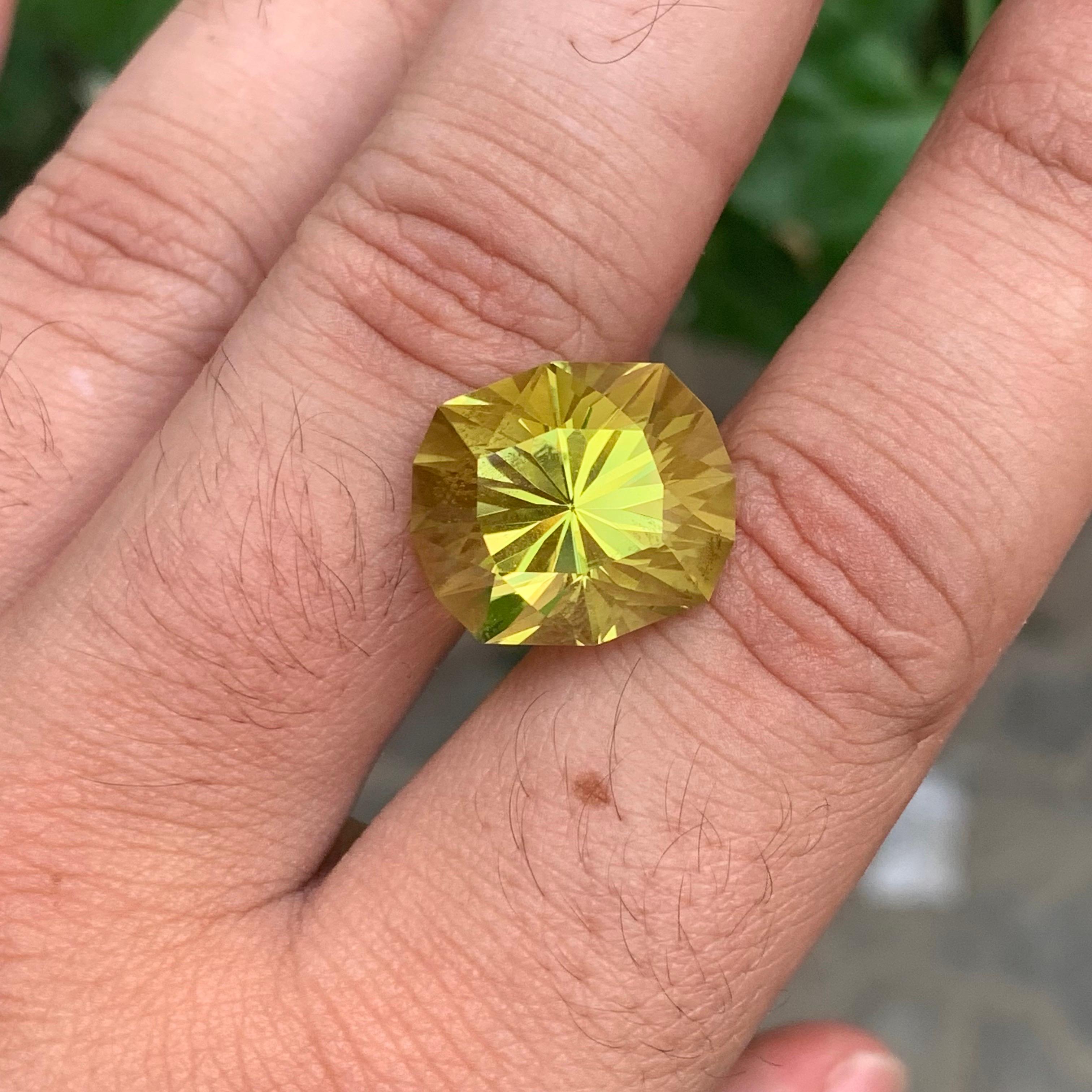 15.35 Carat Natural Loose Green Gold Lemon Quartz Polygon Shape Gemstone (pierre précieuse en forme de polygone) en vente 3
