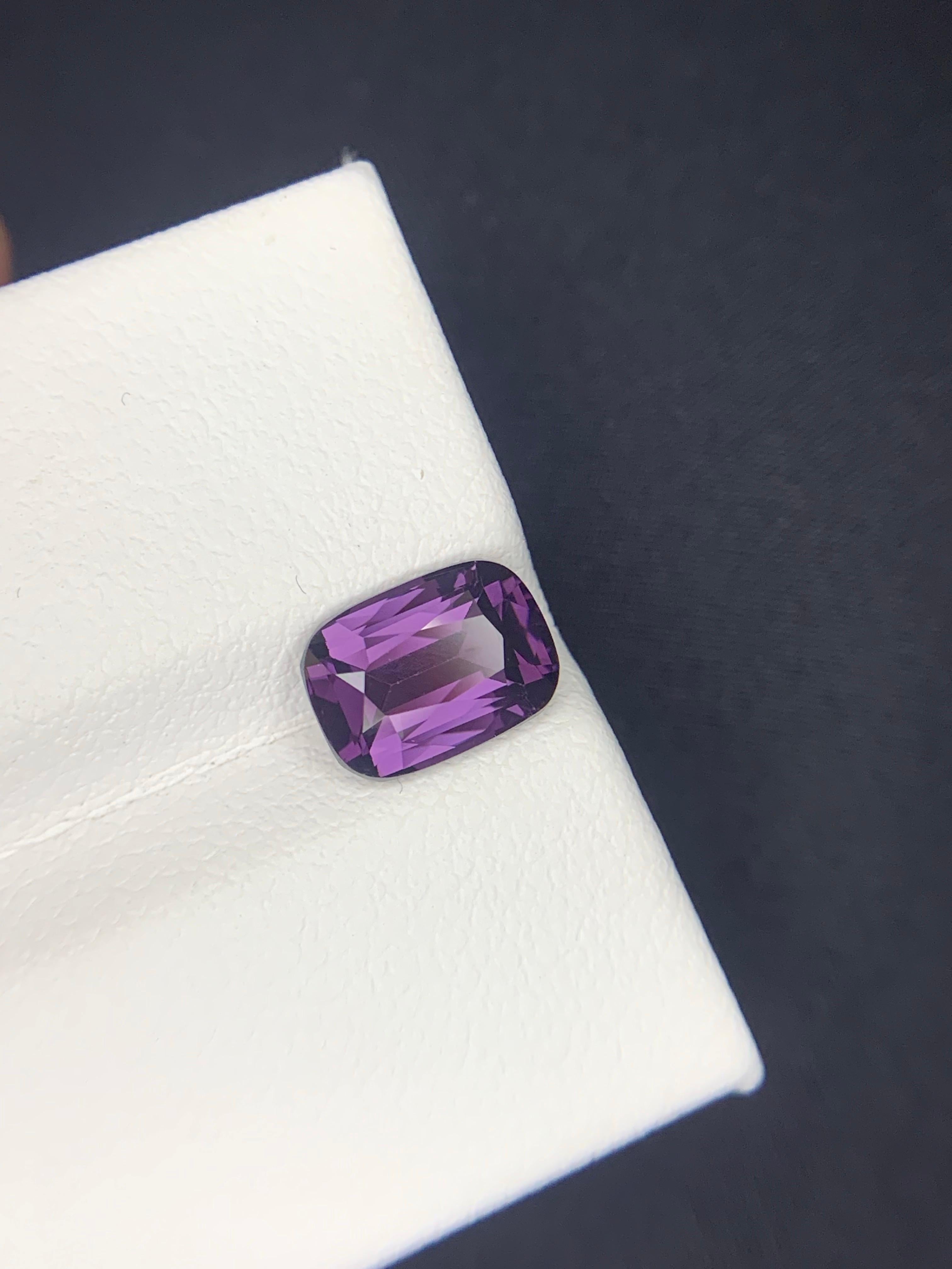 1,60 Karat natürlicher loser Spinell im Kissenschliff Edelstein aus Tansania im Angebot 9