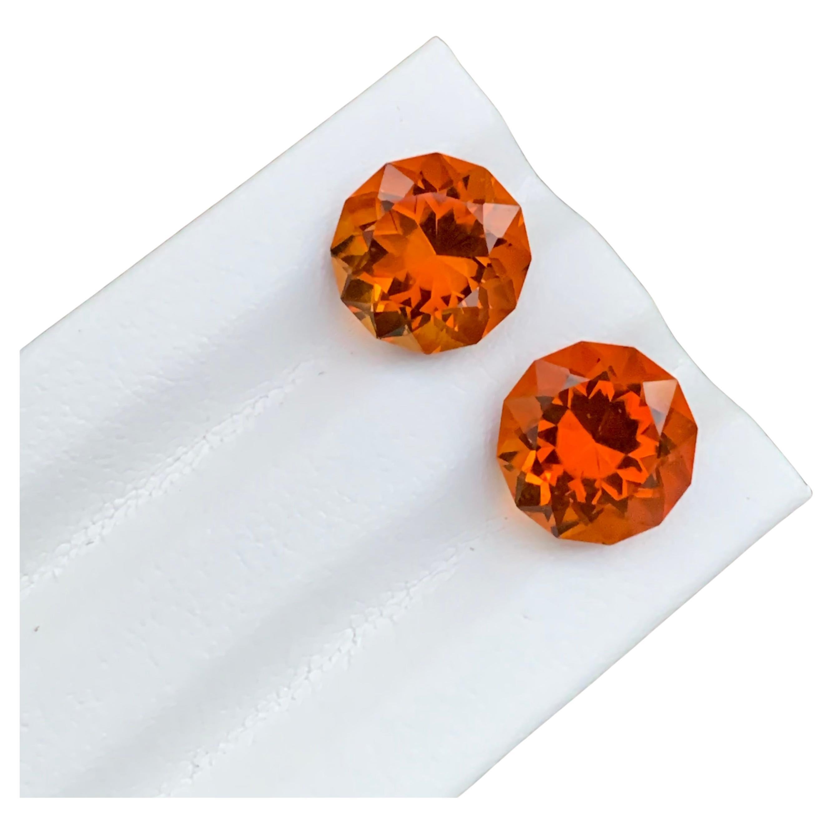 Pareja de Citrinos Madeira Sueltos 
Peso: 5,95 quilates
Tamaños: 3,05 Y 3,00 Quilates 
Dimensión: 9,2 x 9,2 x 6,6 Mm Y 
                    9.3 x 9.3 x 6.7 Mm 
Origen: Brasil
Color : Naranja 
Forma: Redonda 
Certificado: A petición

El citrino de