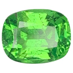1.90 Carat Natural Loose Apple Green Tsavorite Garnet Cushion Cut Gemstone (pierre précieuse de taille coussin)