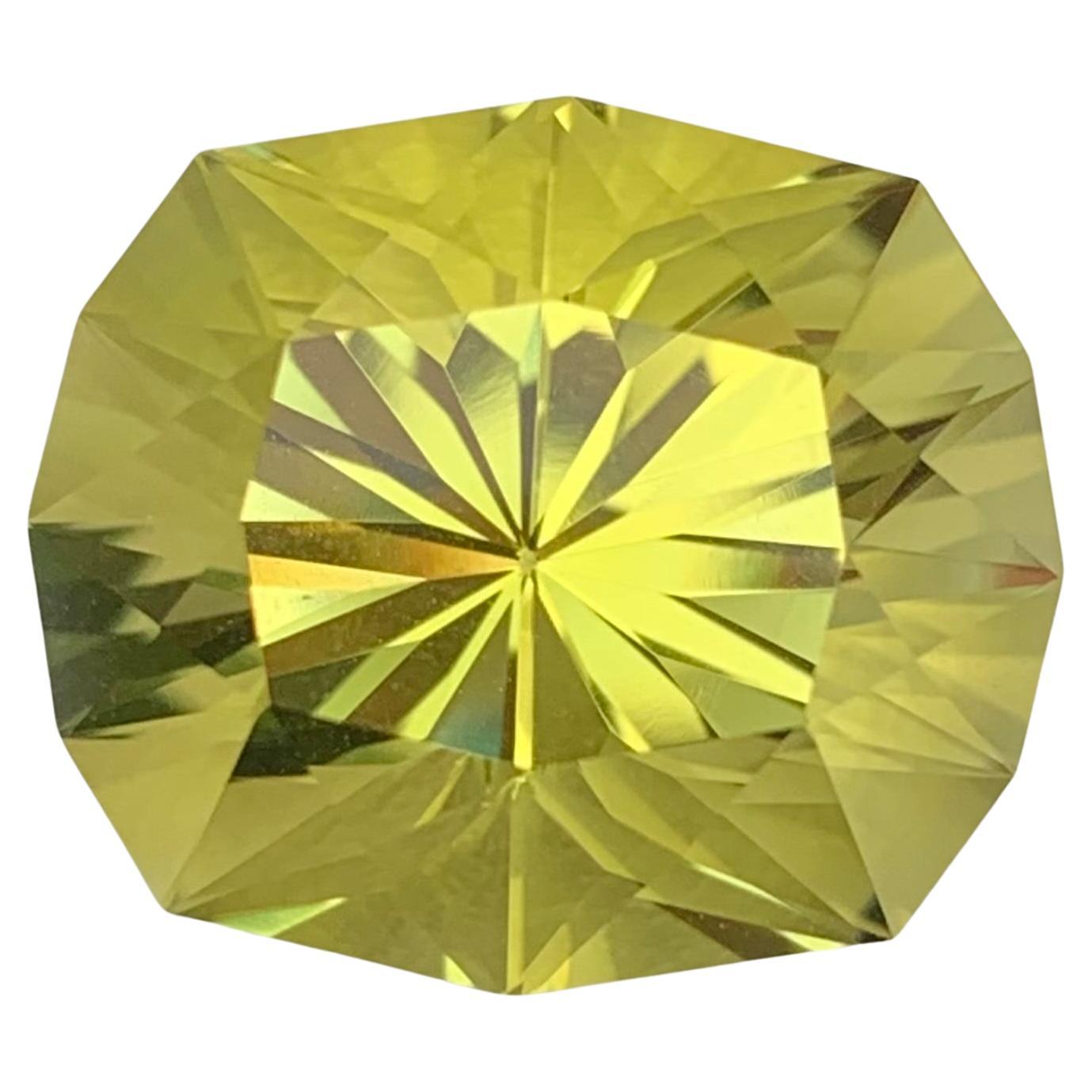 15.35 Carat Natural Loose Green Gold Lemon Quartz Polygon Shape Gemstone (pierre précieuse en forme de polygone) en vente