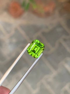 By Designer Gilt Gemstone 4.25ct Green Peridot Octagon Cut, Pakistan