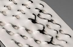 Superficie, bracelet d'Enrico Castellani, 2012 - édition limitée - Artist Jewellery