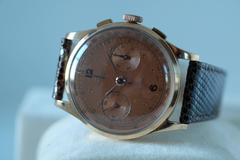 Chronographe Suisse rose gold wristwatch