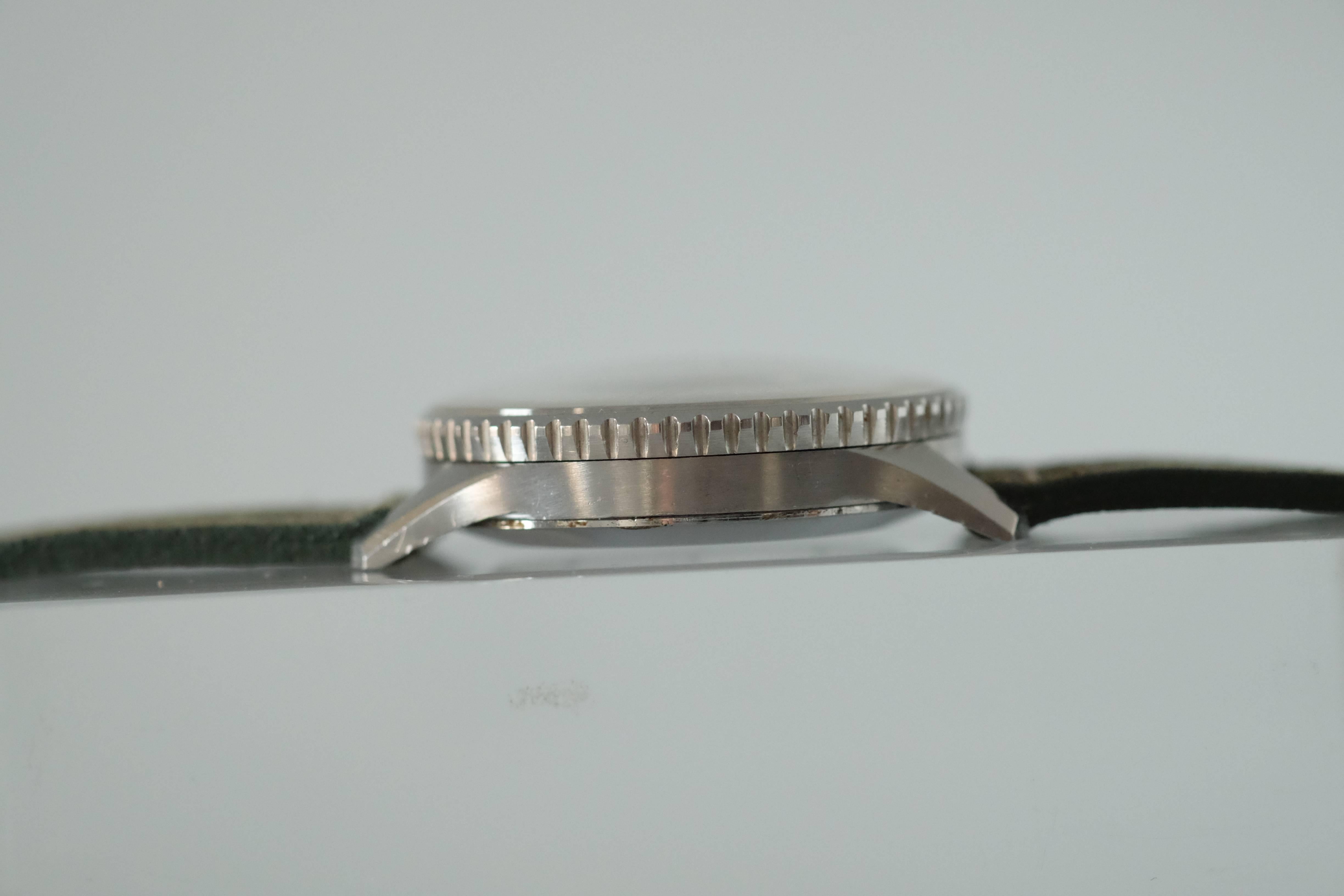 Breitling Stainless Steel Black Dial Navitimer Manual Wind Wristwatch In Excellent Condition For Sale In New York, NY