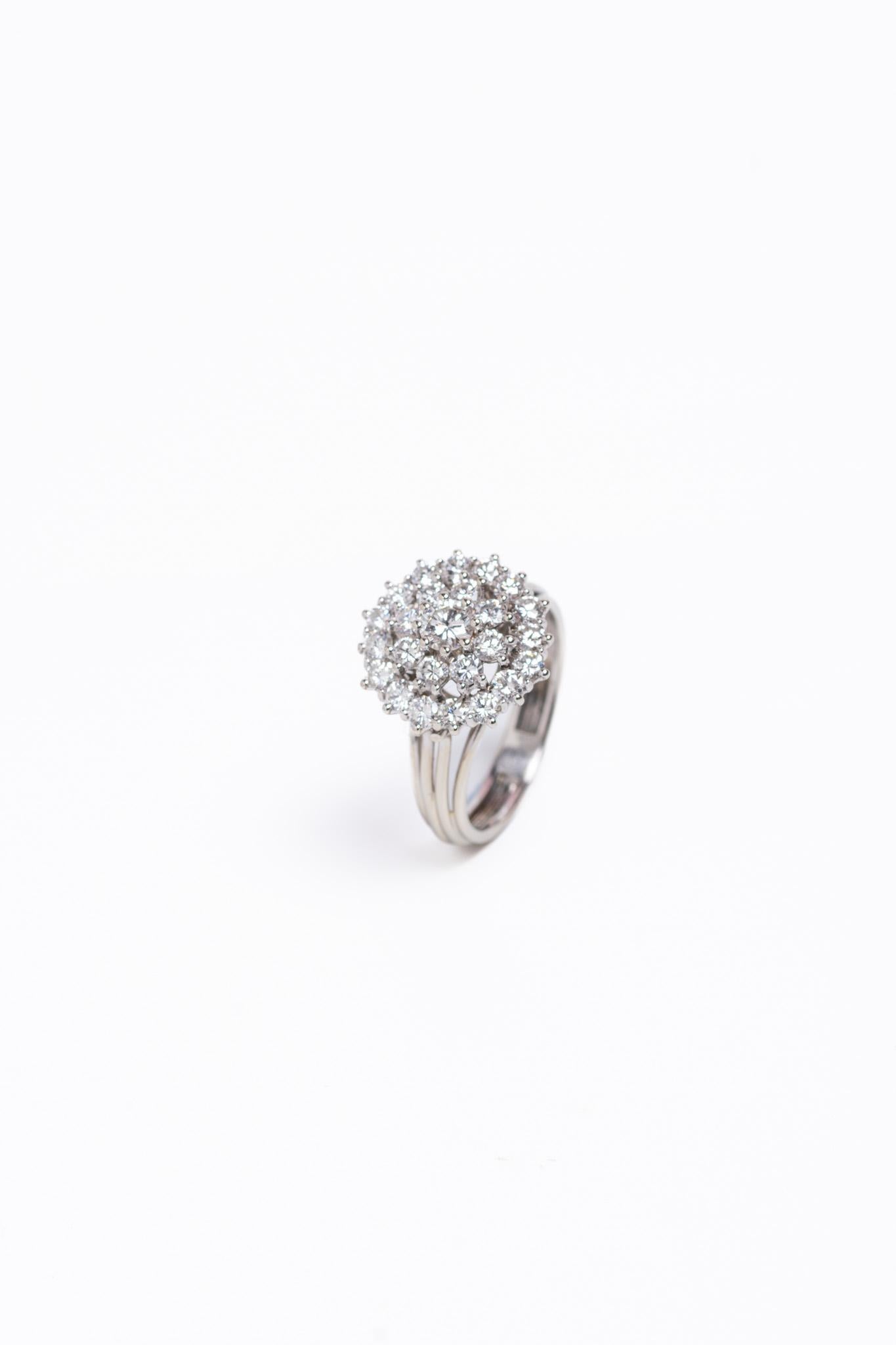 Anello a tre livelli con diamante d'epoca in oro 18 ct. in vendita 3