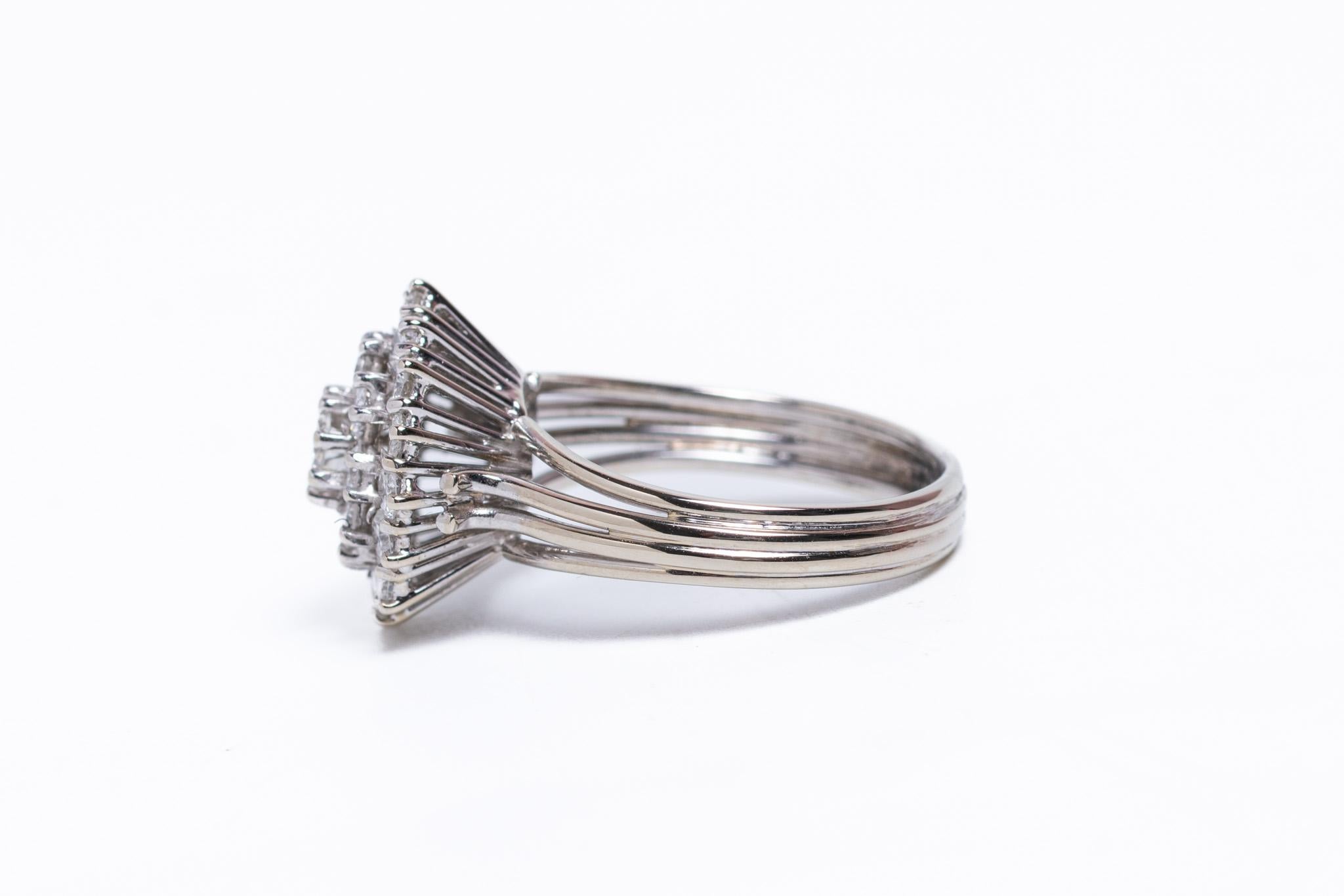 Anello a tre livelli con diamante d'epoca in oro 18 ct. in vendita 1