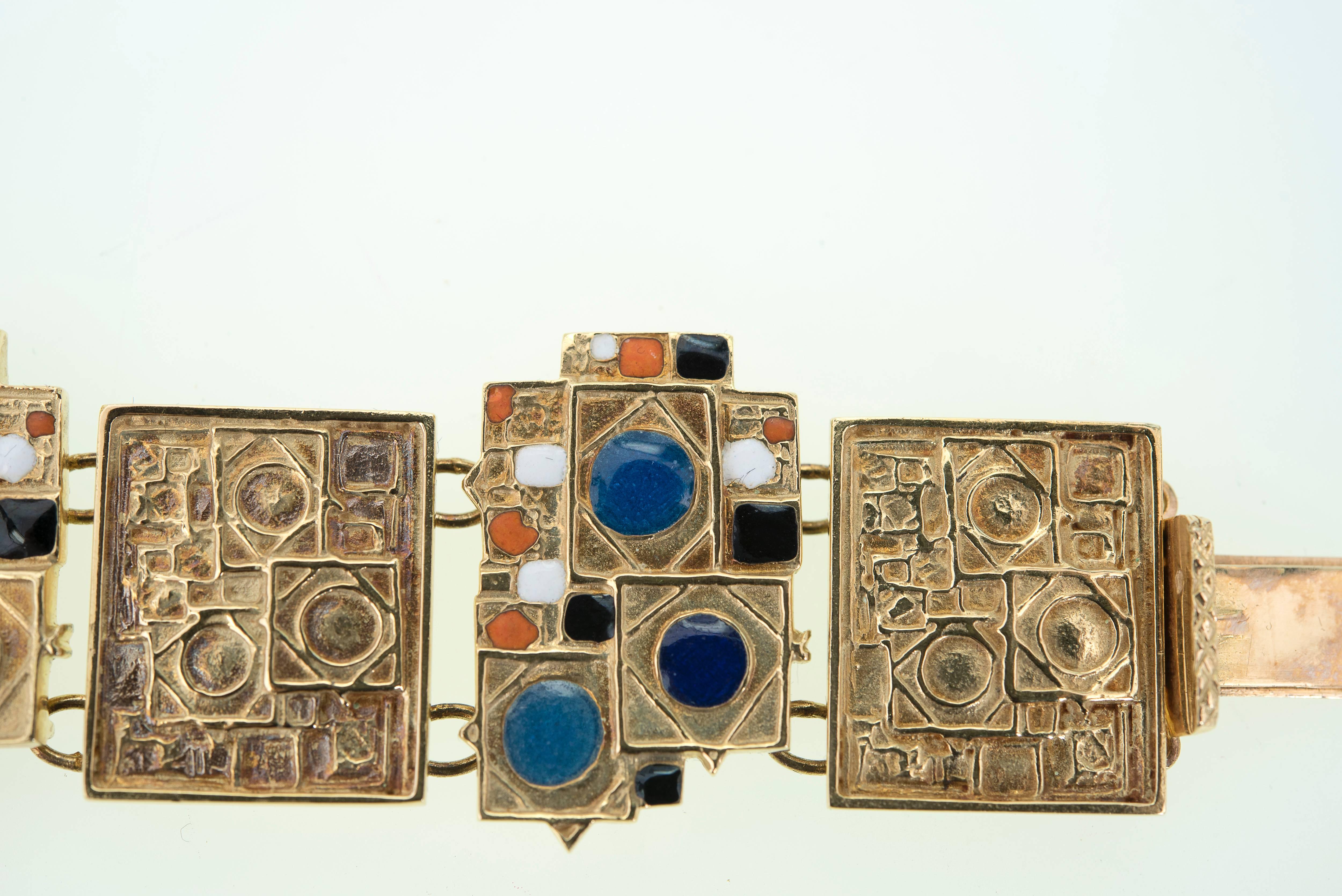 Artist jewelry.
A 18K gold and enamel abstract bracelet designed by French-Romanian abstract artist Natalia Dumitresco (1915-1997).
limited edition 24/50