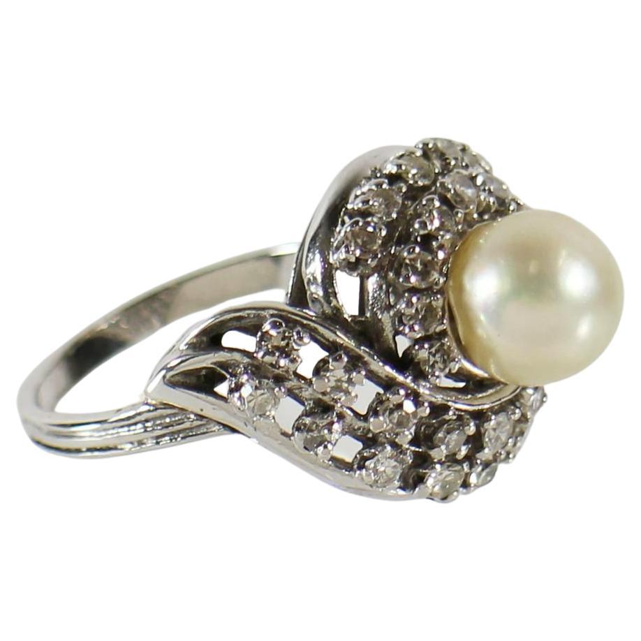  14k White Gold Pearl and Diamond Ring For Sale