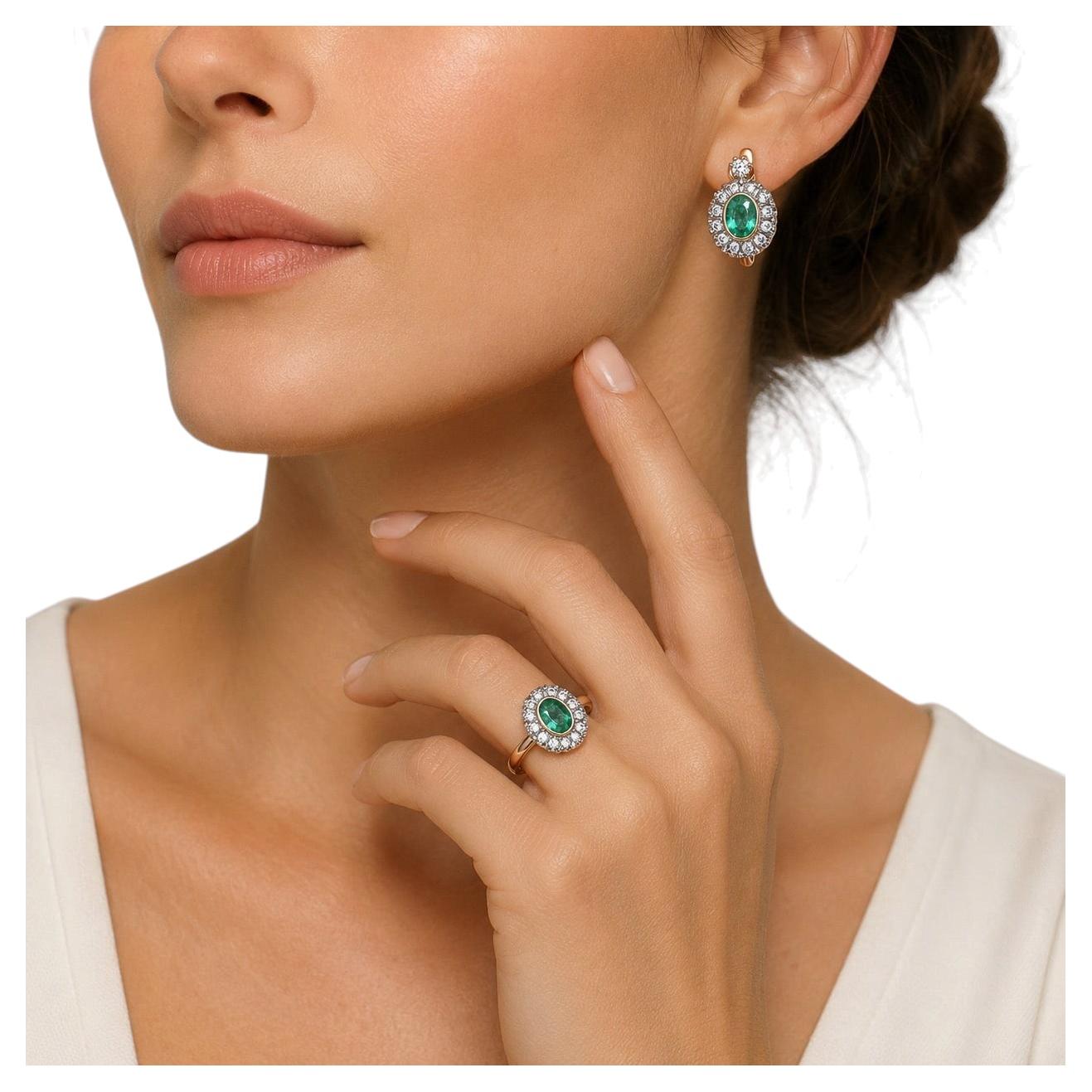 Boucles d'oreilles en or 14K avec émeraudes et diamants, Europe en vente