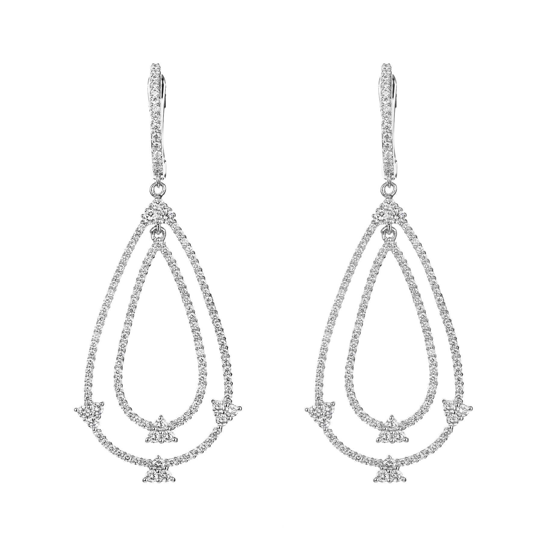 Elegant 2.28 Carat Diamond Gold Chandelier Earrings For Sale