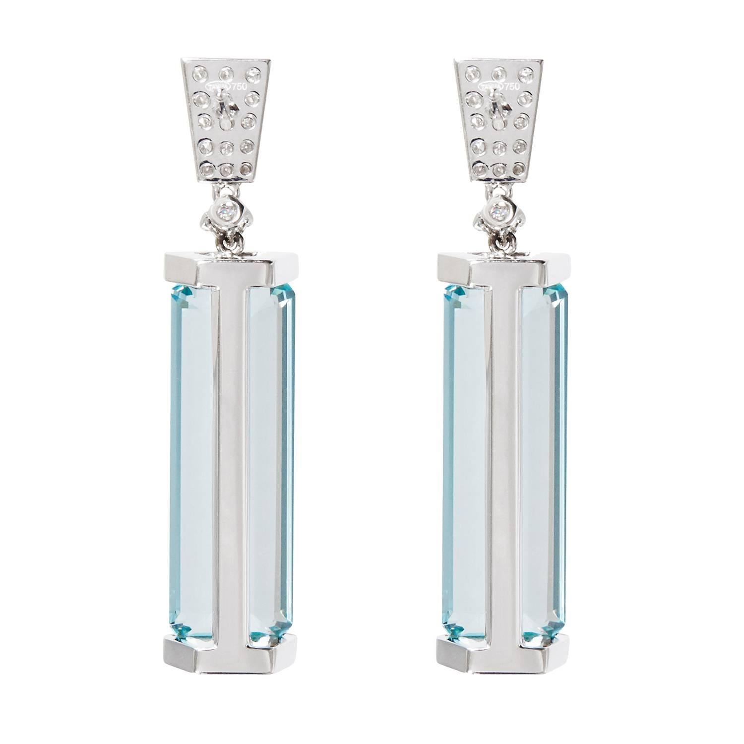 Baguette Aquamarine Diamond Gold Drop Earrings In Excellent Condition For Sale In Hong Kong, HK