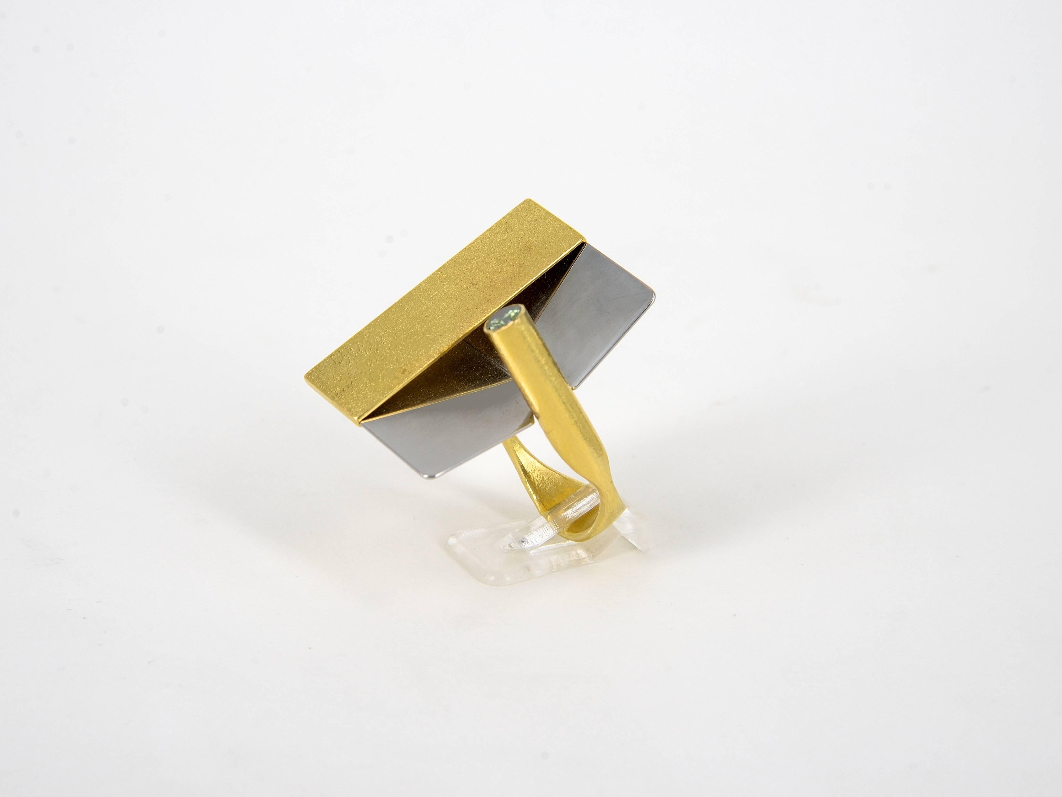 Gold, steel and green diamond ring by Karl Heinz Reister, 1992 In Excellent Condition For Sale In Milan, IT