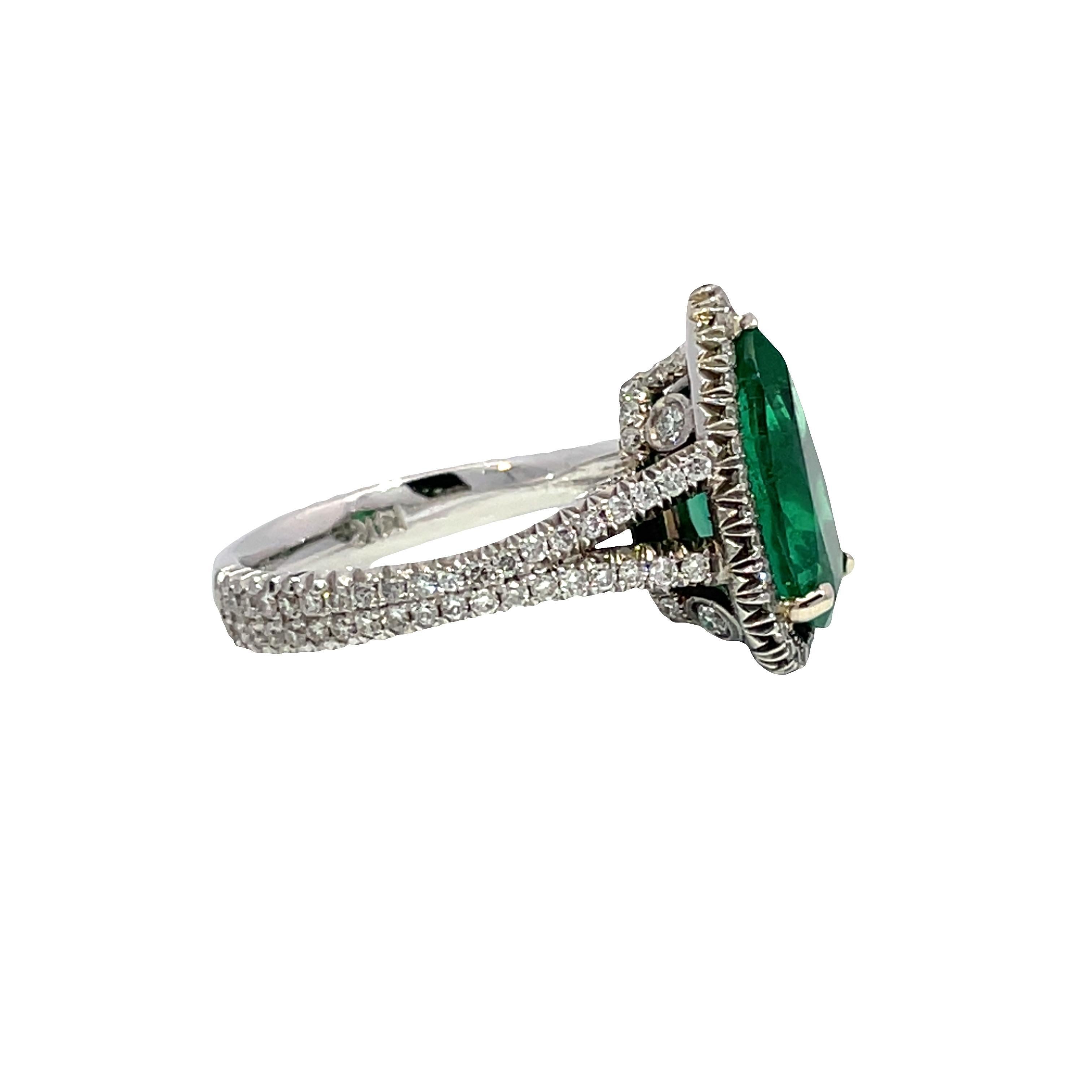 GIA-zertifizierter sambischer Birnensmaragd und natürlicher Diamant 14k Weißgoldring im Zustand „Hervorragend“ im Angebot in New York, NY