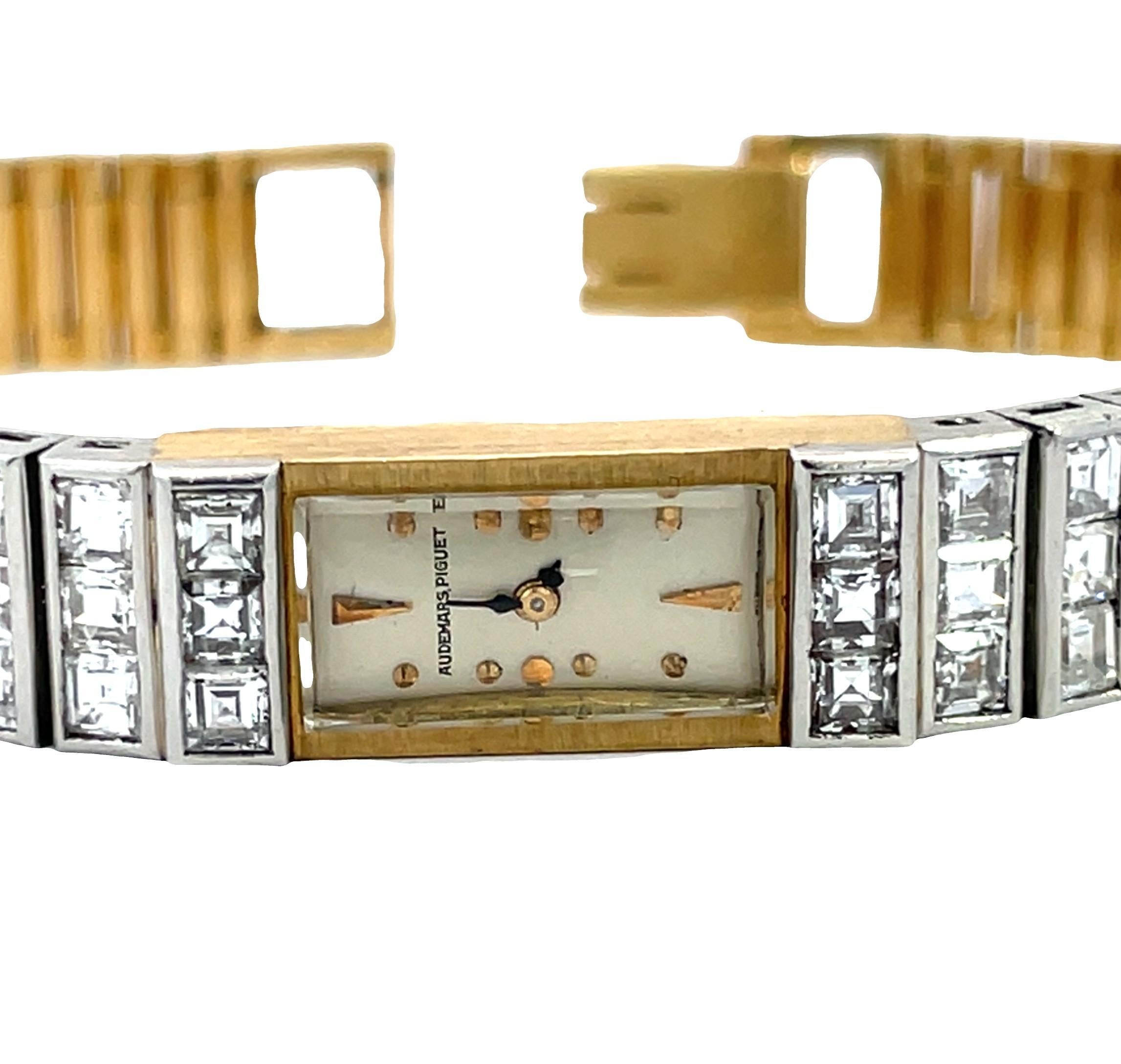 Gönnen Sie sich den Inbegriff von Eleganz mit der Audemars Piguet Luxury Watch, einem atemberaubenden Meisterwerk, das Raffinesse und Opulenz nahtlos miteinander verbindet. Dieser exquisite Zeitmesser aus 18 Karat Gold wiegt beachtliche 28,2 Gramm