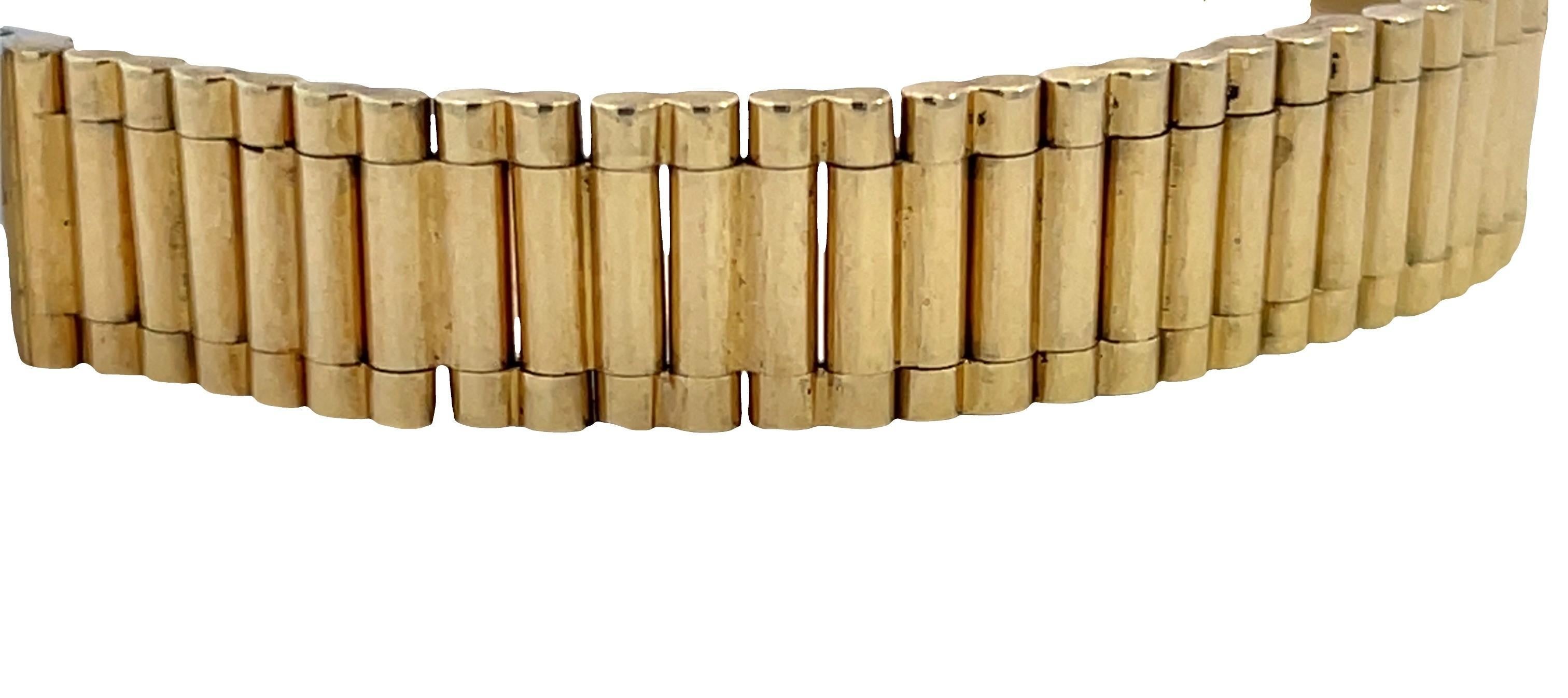 Audemars Piguet Kleine Damen Diamantuhr in 18k Gold im Angebot 3