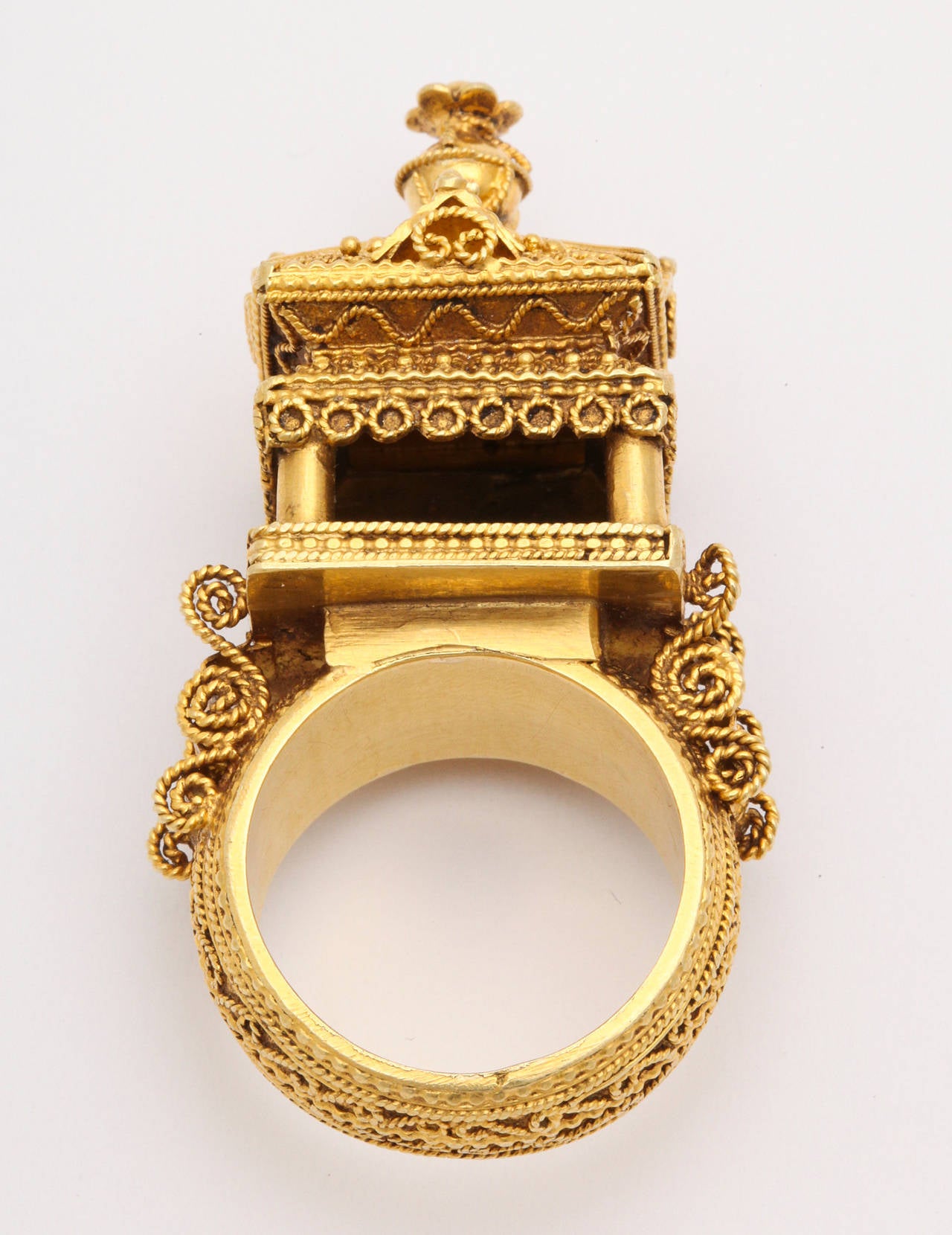 Anglo-Indian Gold Indian Temple Ring