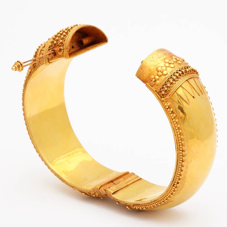 Gold Flower Temple Bracelet 2
