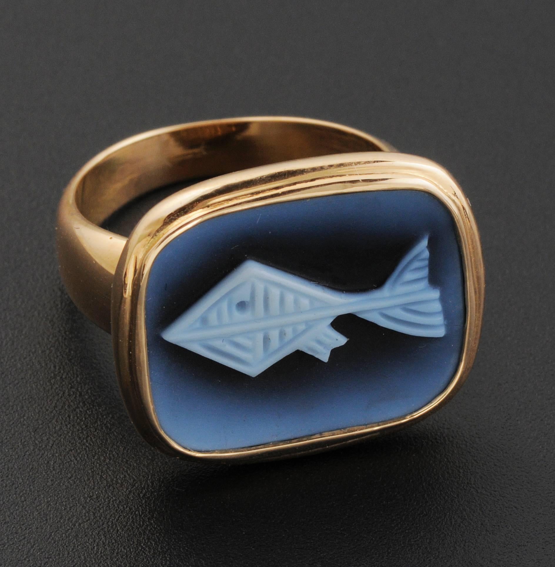 Rare 18K Gold and blue cameo ring by Georges Braque (1882-1963), inventor of cubism.

The piece is called Doris, after the Greek Nymph, mother of the Nereides.

