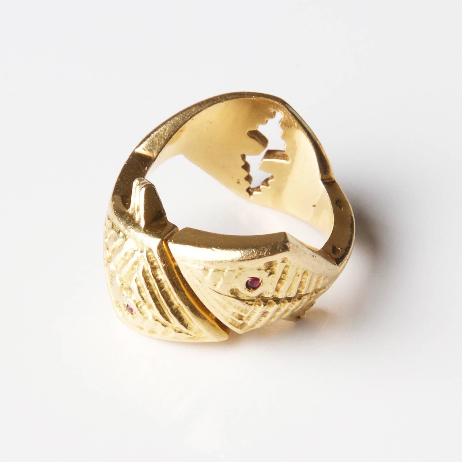 Very Rare 18K Gold and roundcut Ruby ring by Georges Braque (1882-1963), inventor of cubism. 
It is signed 