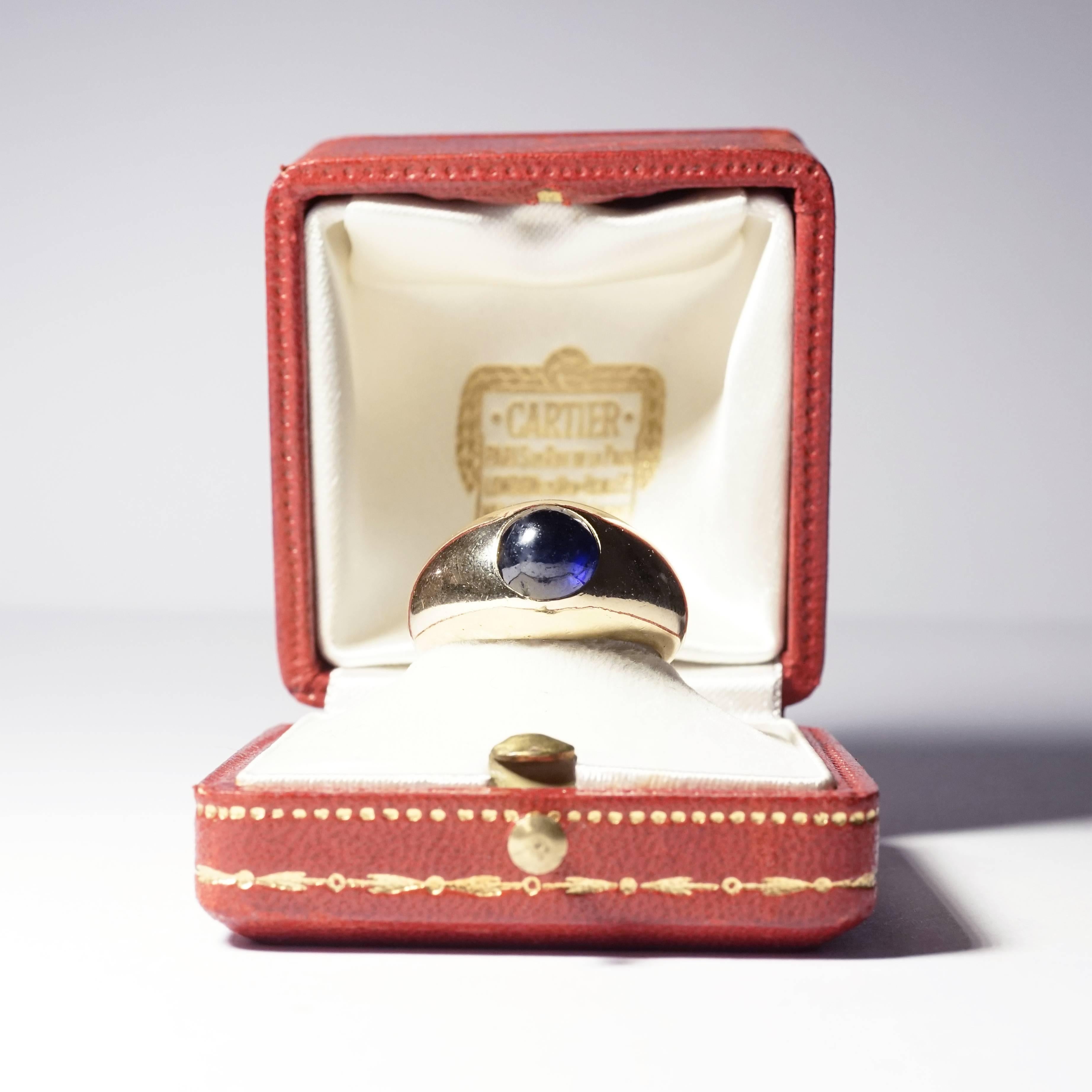 Art Deco Cartier Sapphire and 18 Karat Gold Dome Ring, circa 1930