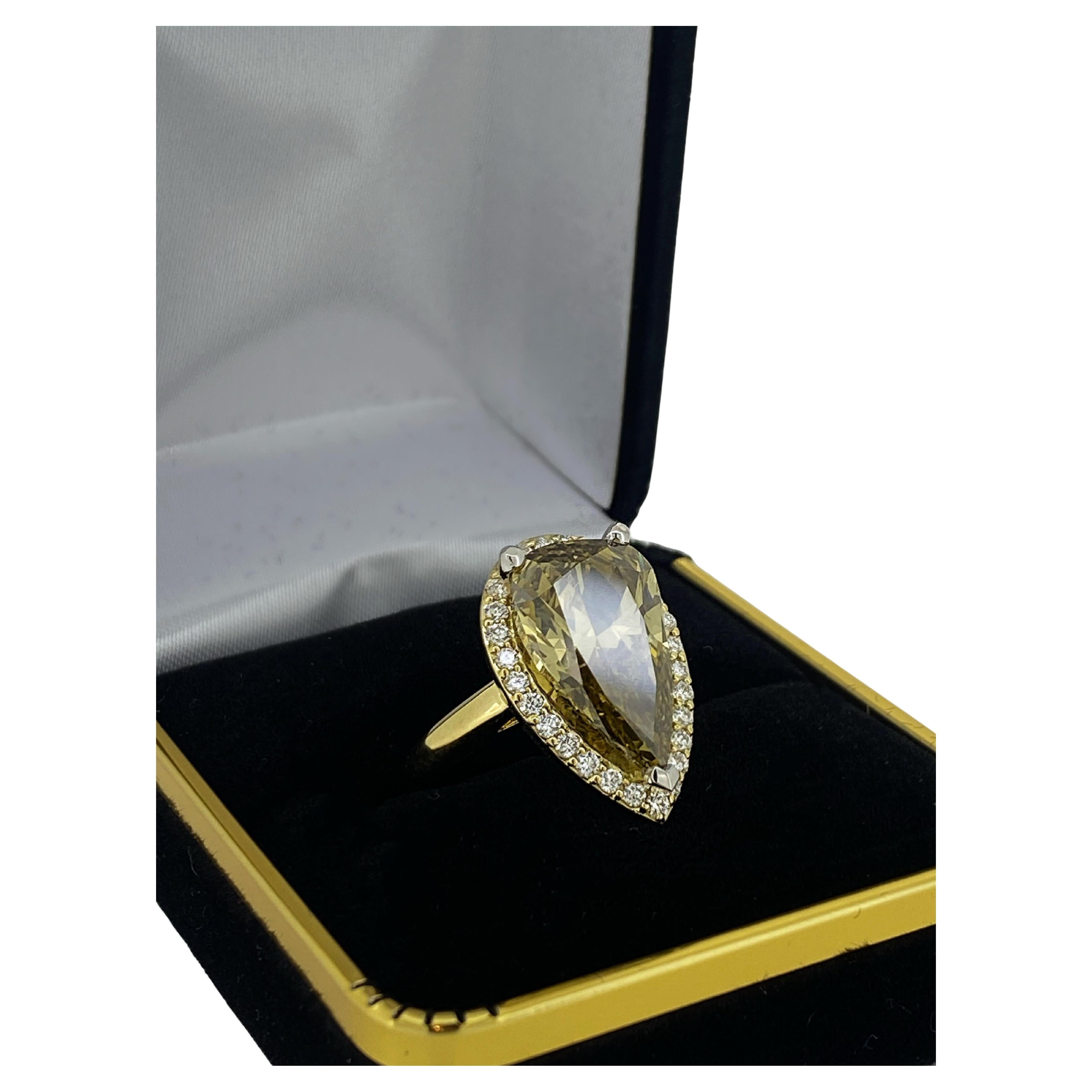 Just imagine being a proud owner of 
this magnificent one-of-a-kind piece & wearing it on a finger...

Scintillating with fire & life, 
this cocktail diamond ring is the one that will always be admired & 
will surely make you stand out in a