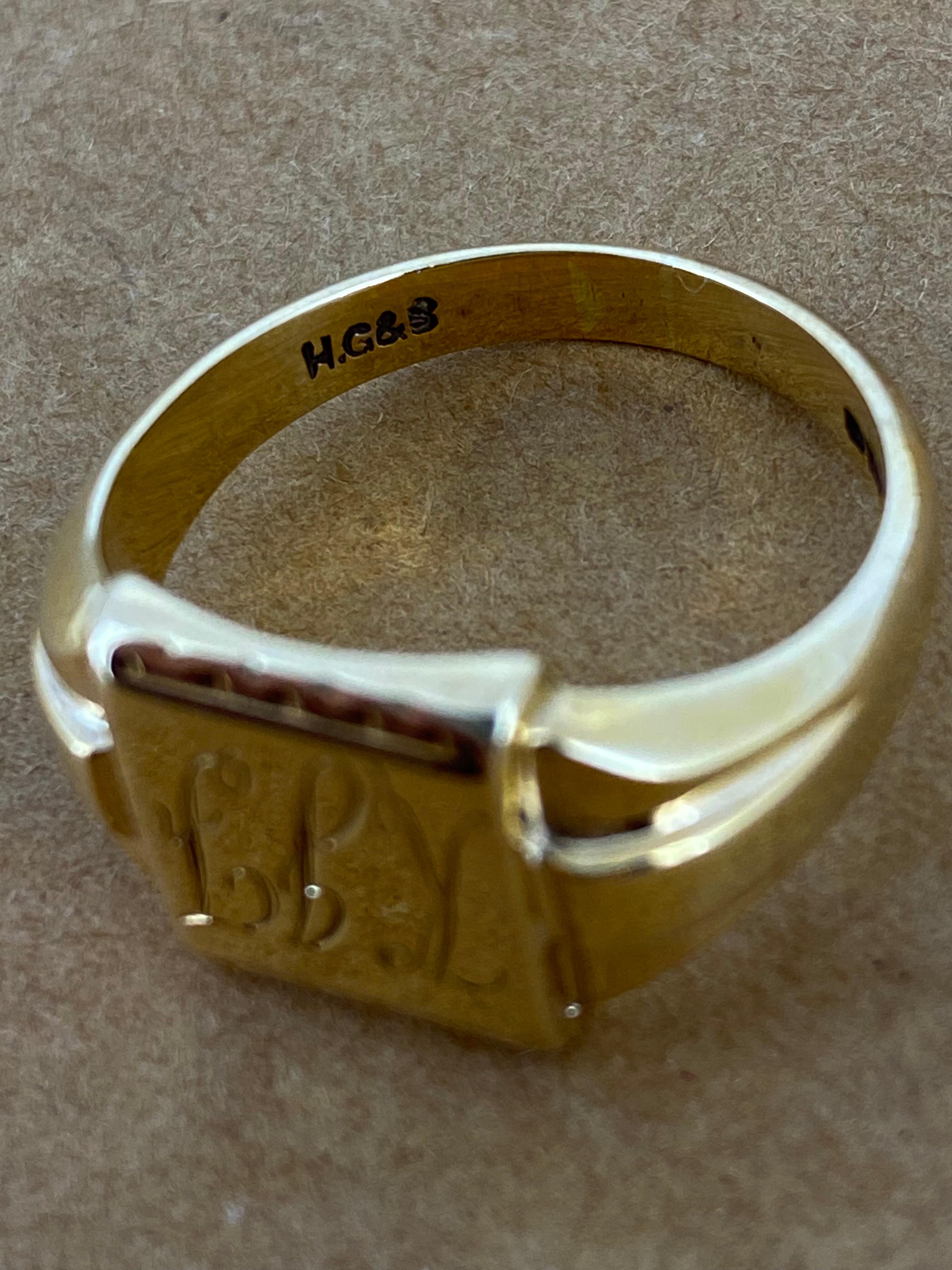 9K  Anello da uomo con sigillo vintage inciso in oro giallo e marchi inglesi In condizioni ottime in vendita a MELBOURNE, AU