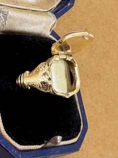Victorian c1860's Compartment (Poison) Intaglio Seal 9K Gold Men's Signet Ring