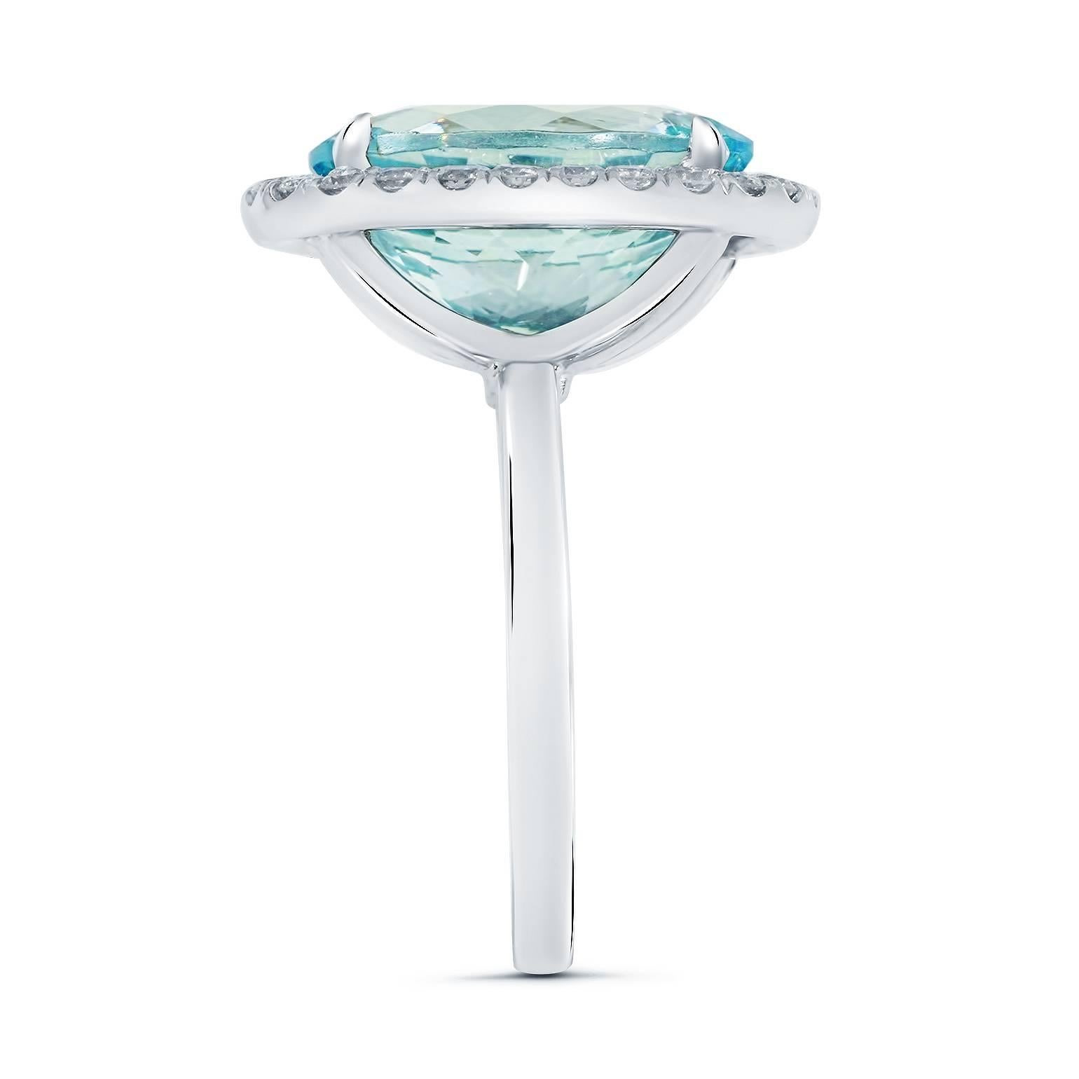 6.12 Carat Oval Cut Aquamarine Diamond Halo Platinum Engagement Ring In Excellent Condition For Sale In Los Angeles, CA