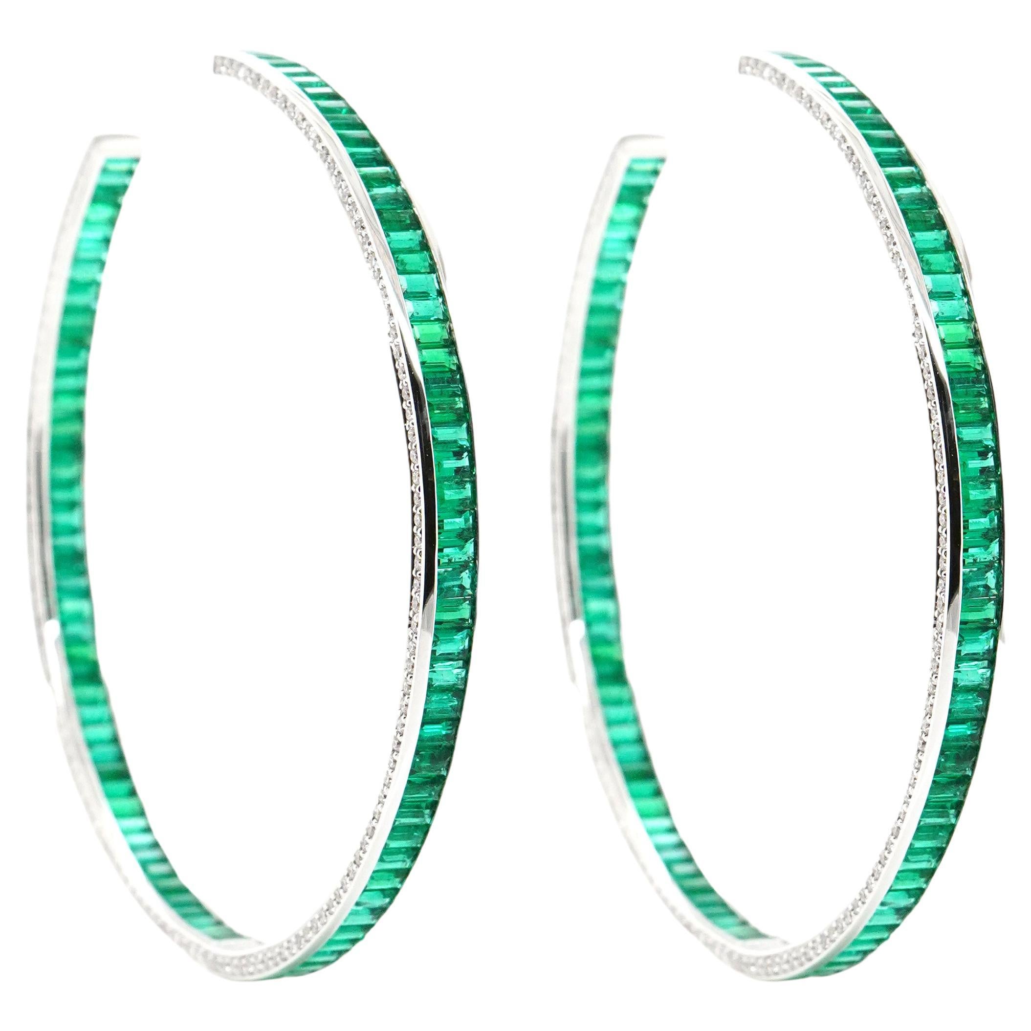 18K White Gold And Emerald Loop Earrings 9.71 ct. For Sale