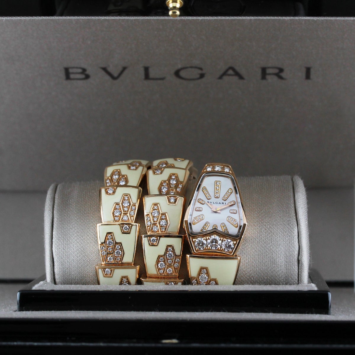 Bulgari Lady's Rose Gold and Diamond Serpenti Scaglie Bracelet Watch In New Condition In Boca Raton, FL