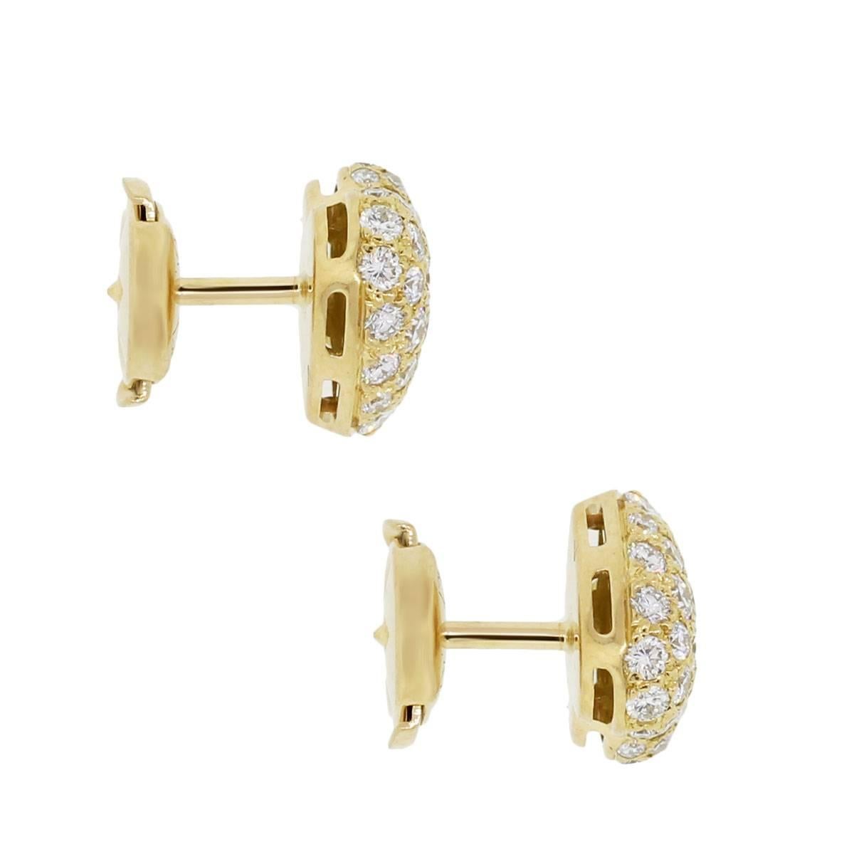 Designer: Cartier
Style: 18k Yellow Gold 1.50ctw Diamond Heart Earrings
Material: 18k Yellow Gold
Diamond Details: Approximately 1.50ctw of round brilliant diamonds, diamonds are F/G in color and VS in clarity.
Measurements: 0.39