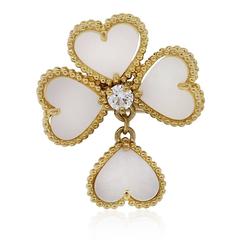 Retro Van Cleef & Arpels Mother-of-Pearl Diamond Gold Sweet Alhambra Effeuillage Ring