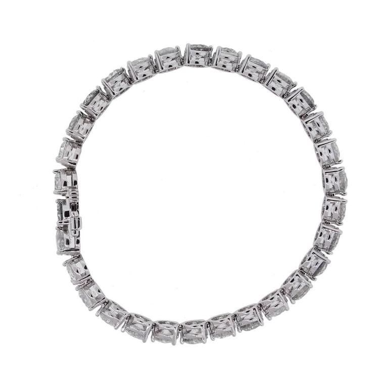 12.67 Carats Diamonds Gold Tennis Bracelet For Sale at 1stDibs