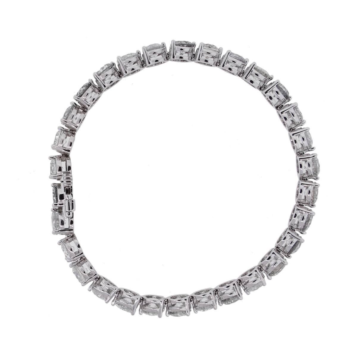 12.67 Carats Diamonds Gold Tennis Bracelet For Sale 1