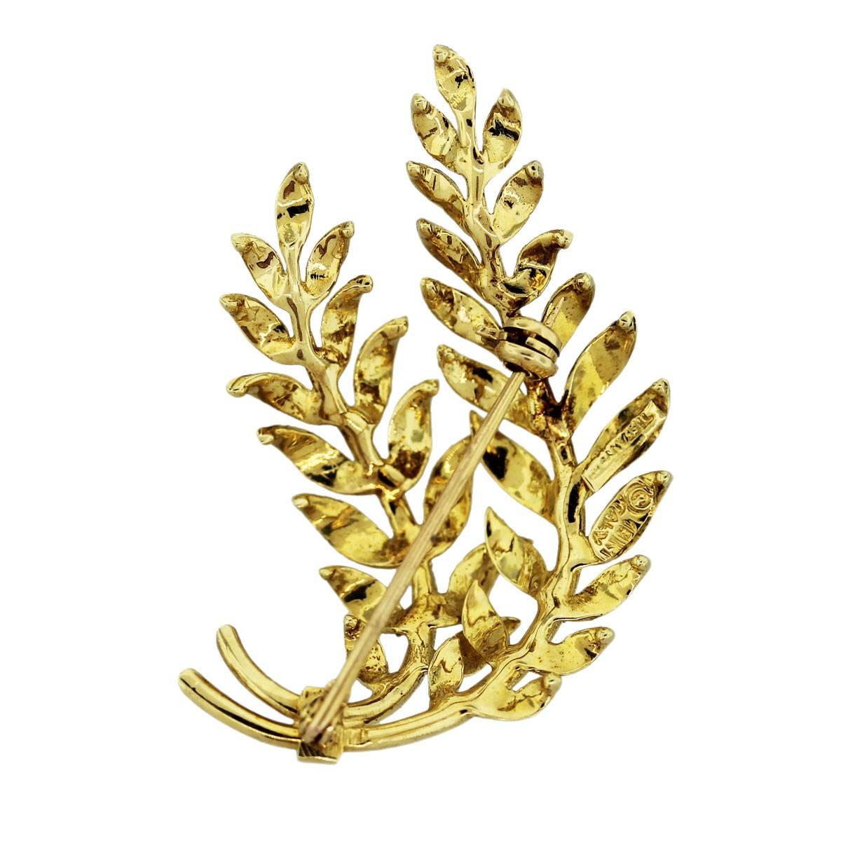 Style: 18k Yellow Gold Leaf Pin
Material: 18K Yellow Gold
Measurements: 1.75'' x 1.25''
Total Weight: 7.7g (5dwt)
Additional Details: Comes with a Raymond Lee Jewelers Presentation Box