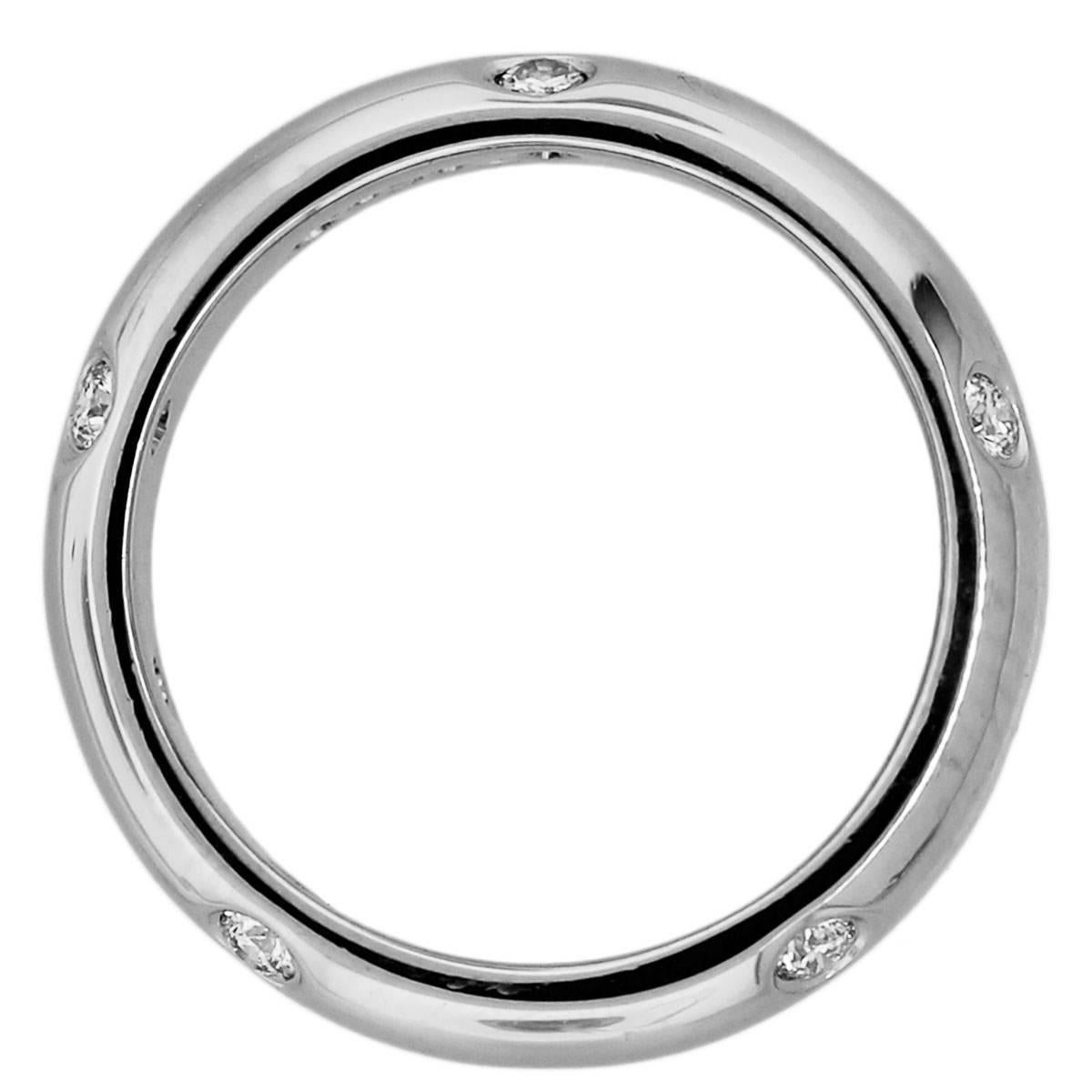
Stil	Tiffany und Co. Platin Etoile Band Diamantring
Marke	Tiffany und Co.
Material	Platin
Diamanten	10 Diamanten, .22ctw
Gesamtgewicht	5.2dwt (8.1g)
Größe	5.5 (kann nicht in der Größe angepasst werden)
Einzelhandel	$2450
Kommt mit	Dieser Artikel