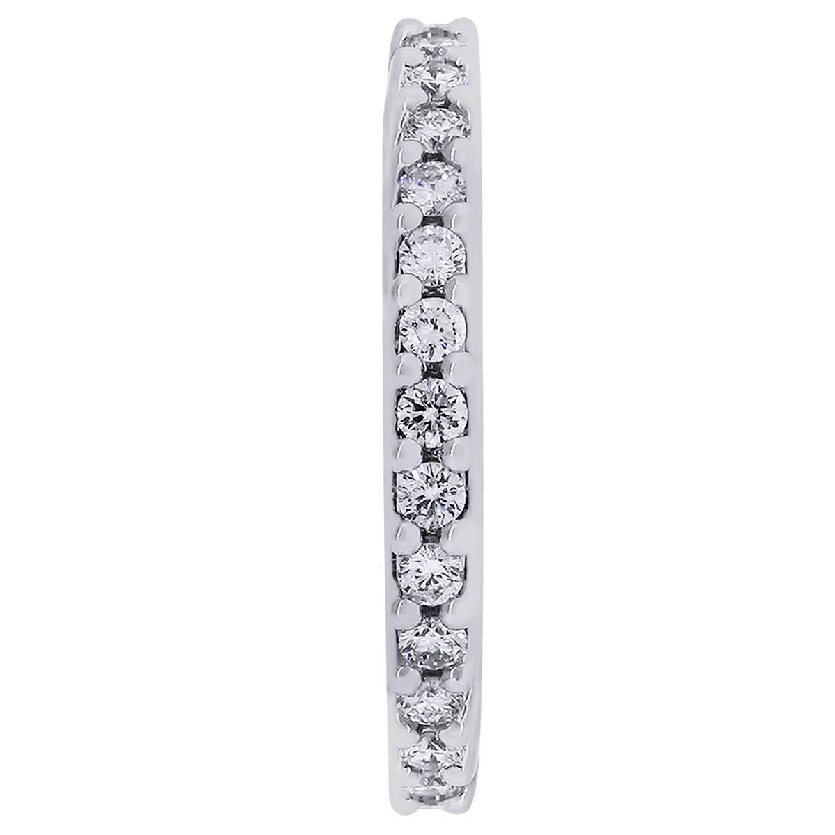 Material: 14k white gold
Diamond Details: Approximately 1.05ctw round brilliant diamonds. Diamonds are G in color and SI in clarity.
Size: 7 flexible up to size 8 (cannot be sized)
Measurement: 0.95