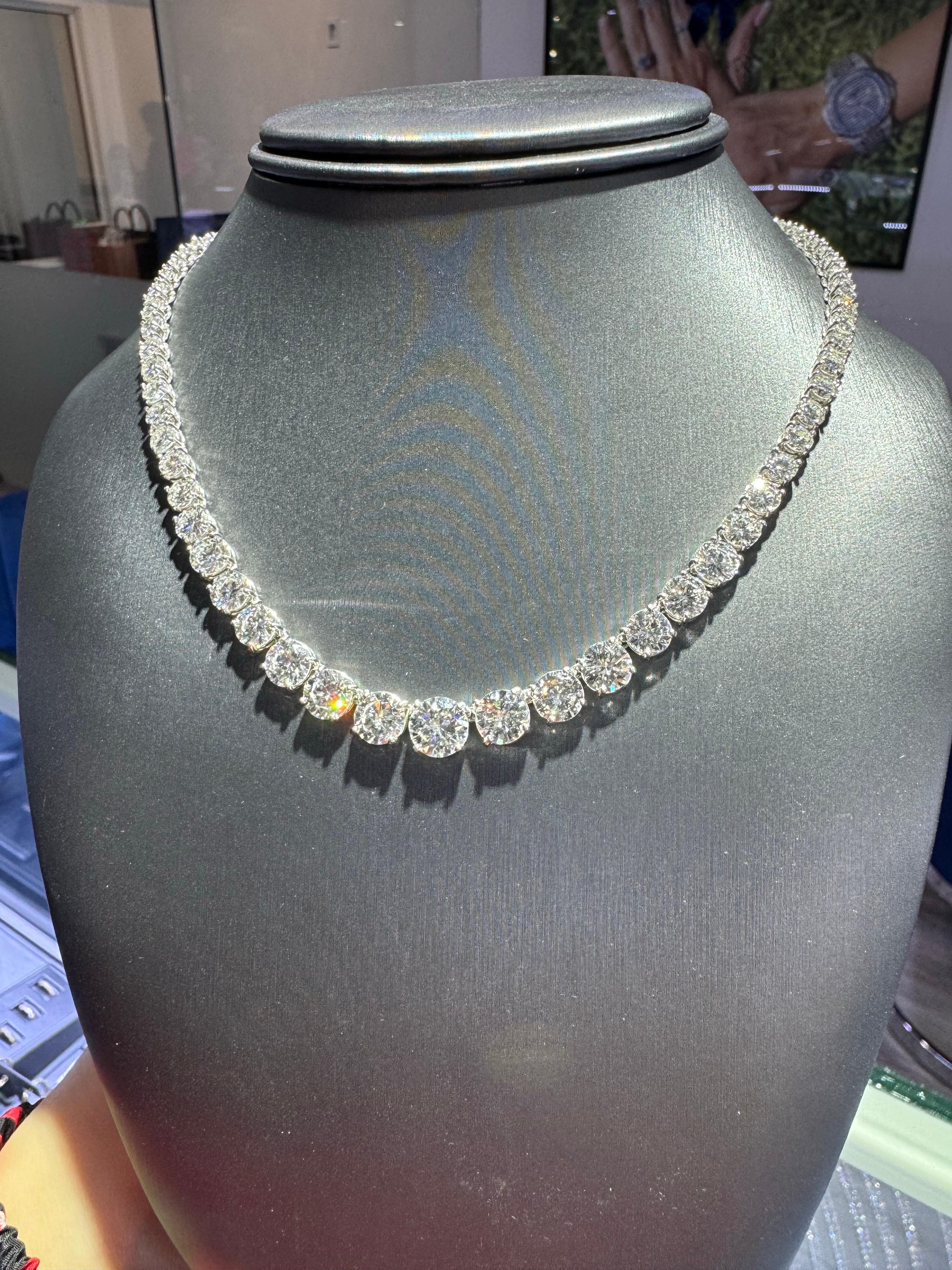 Collier tennis en platine avec diamants ronds brillants gradués de 28,71 carats, en stock en vente 5