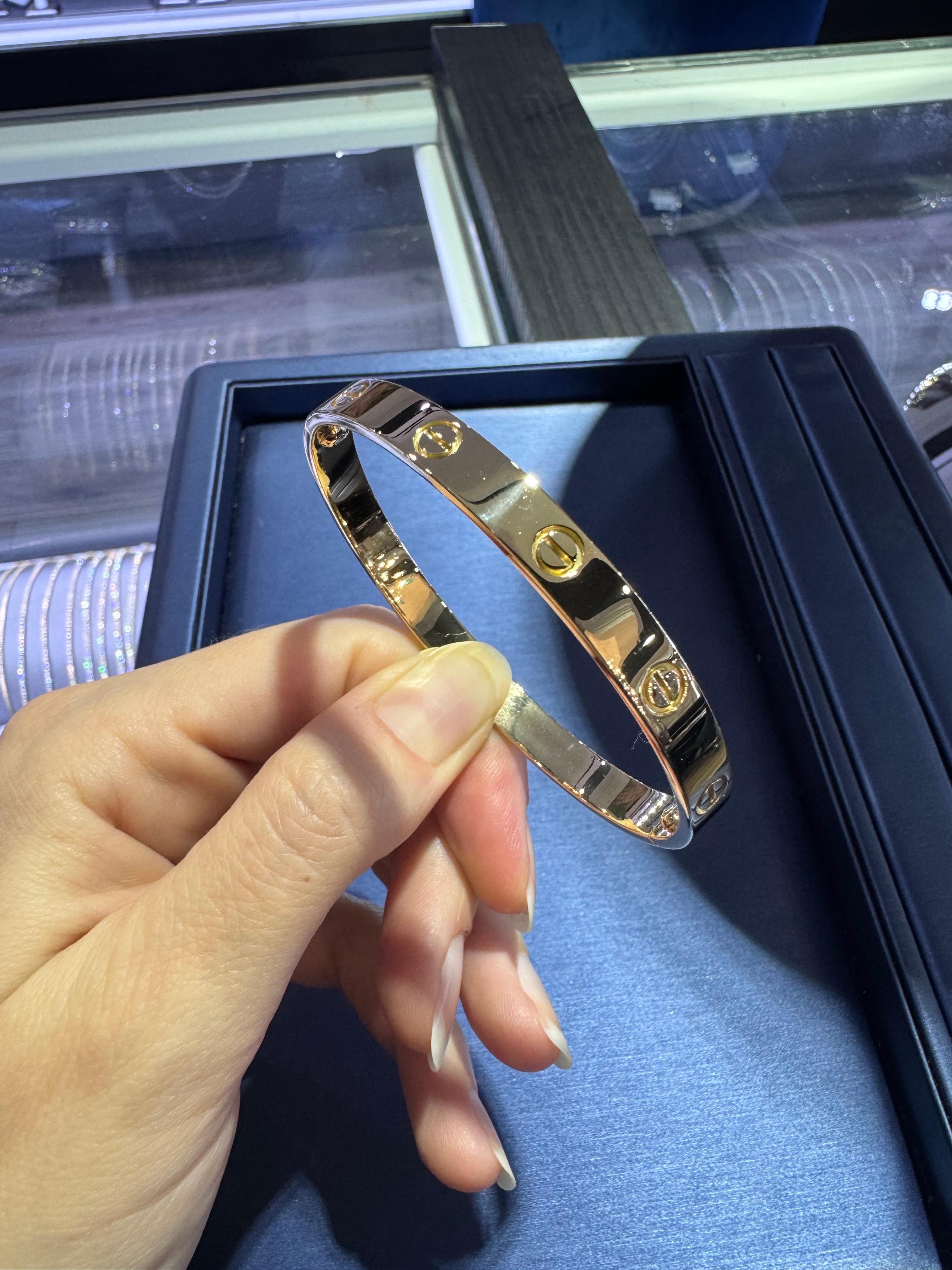 Cartier LOVE 18k Gelbgold Größe 18 Armspange Armband im Angebot 4