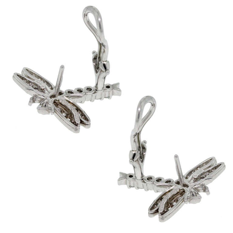 Brand:Tiffany & Co.
Year: 1998
Style: Dragonfly Studs
Material: Platinum
Diamond Details: Approx. 1.50ctw of Round Brilliant Diamonds
Diamond Color: E/F
Diamond Clarity: VS
Total Weight: 6.7dwt (8.4g)
Measurement: 0.83
