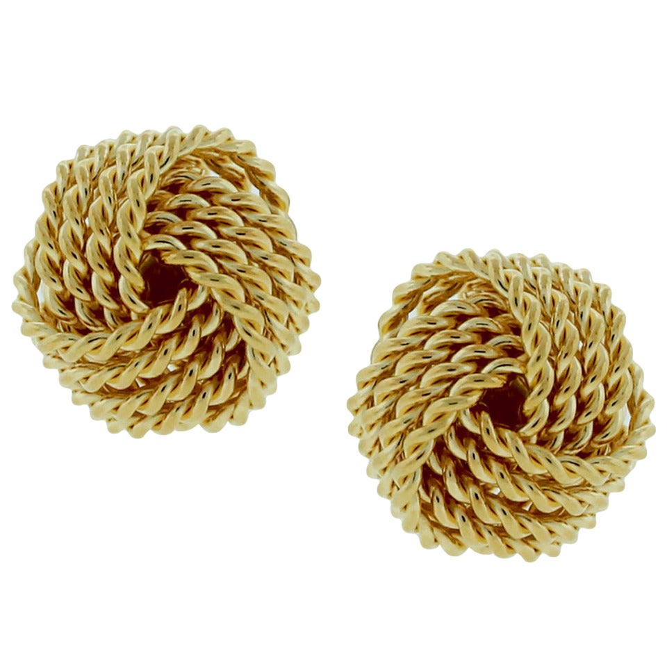 Update more than 140 gold knot stud earrings - seven.edu.vn