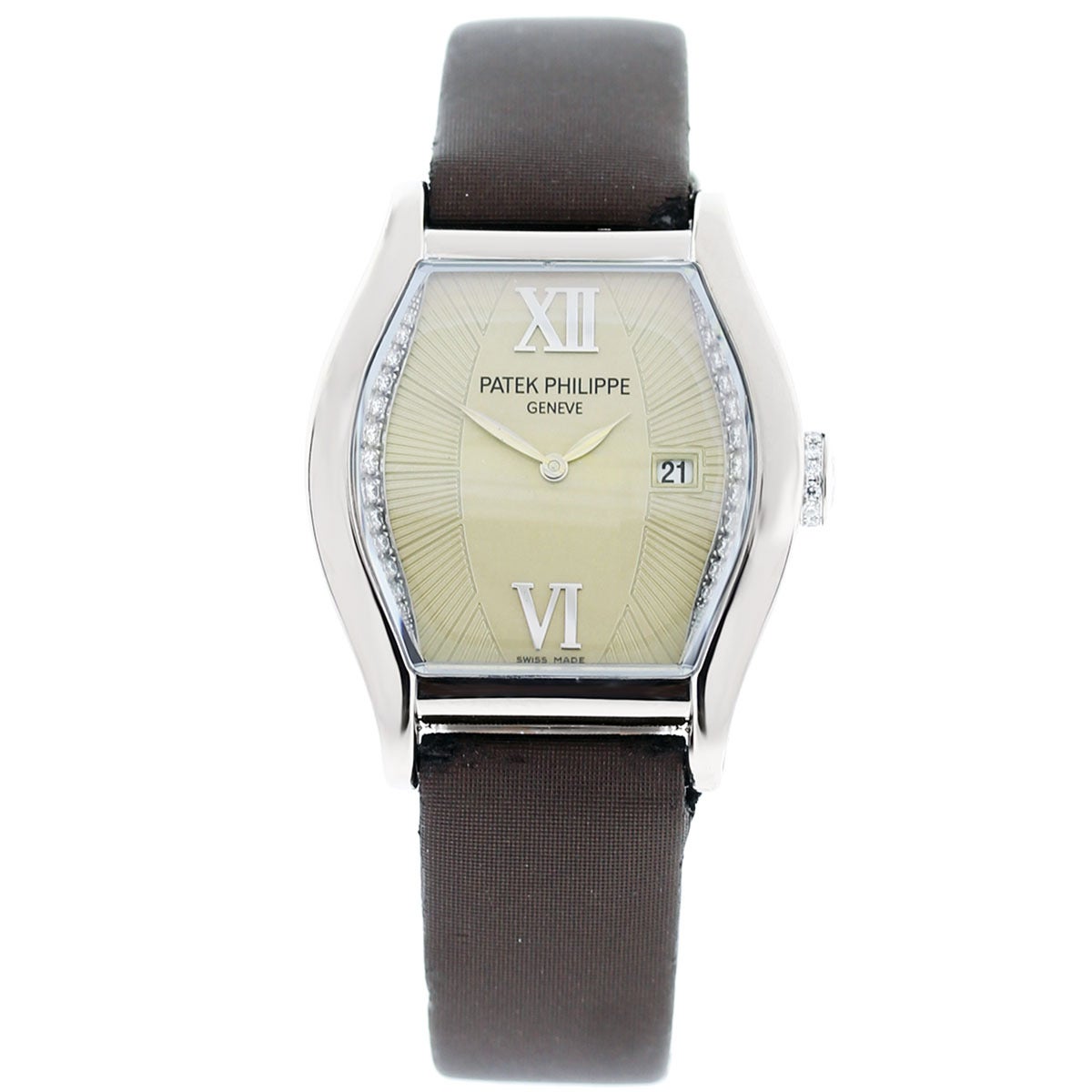 Brand: Patek Philippe
Model: Vintage Style 4949G
Material: 18k White  Gold
Dial: Champagne dial
Case Measurements: 30 x 37 mm
Bracelet: Patek Satin Band
Movement: Quartz
Additional Details: Comes Complete with Raymond Lee Jewelers