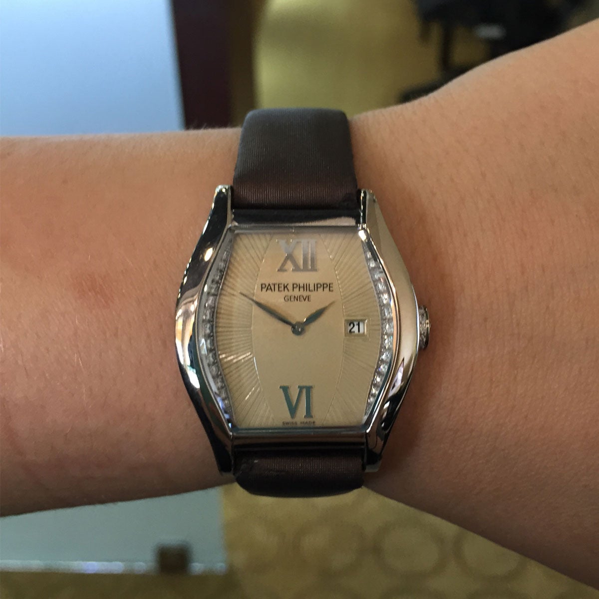 Women's Patek Philippe Lady's White Gold Diamond Quartz Wristwatch Ref 4949G