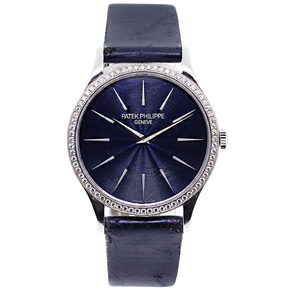 Brand: Patek
Style: Calatrava 4896G-001 18k White Gold Diamond Bezel Ladies Watch
MPN: 4896G-001
Case Material: 18k White Gold
Case Diameter: 33mm
Bezel: 18k White Gold and Factory Diamond Bezel
Dial: Blue dial, with silver hour markers and