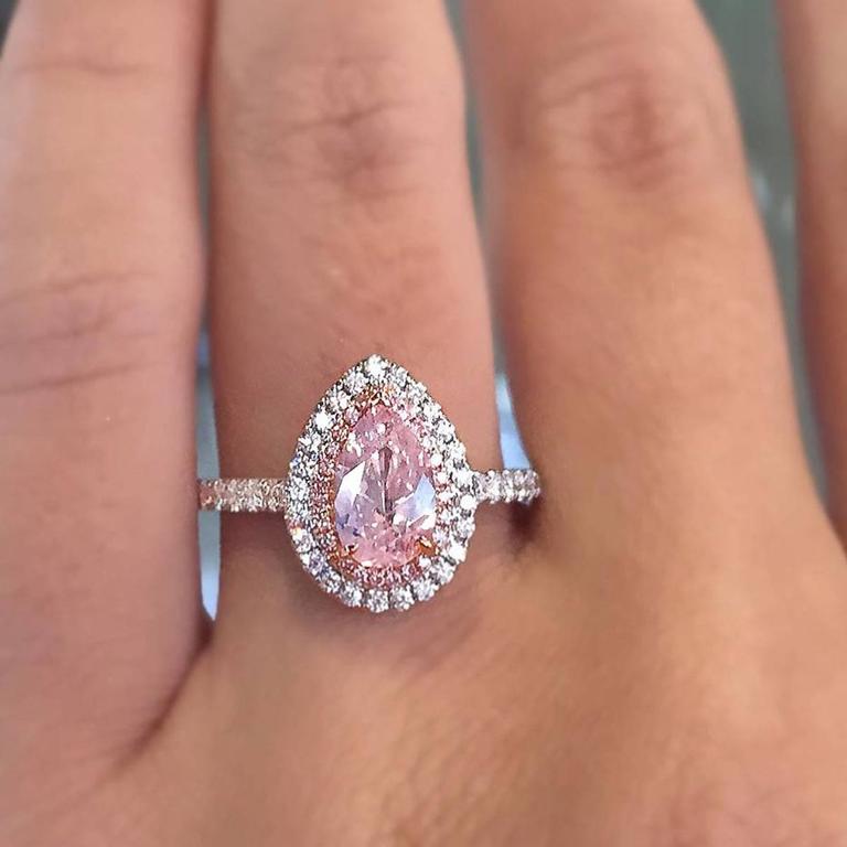 1.01 Carat Pink Pear shaped Diamond Gold Engagement Ring 2