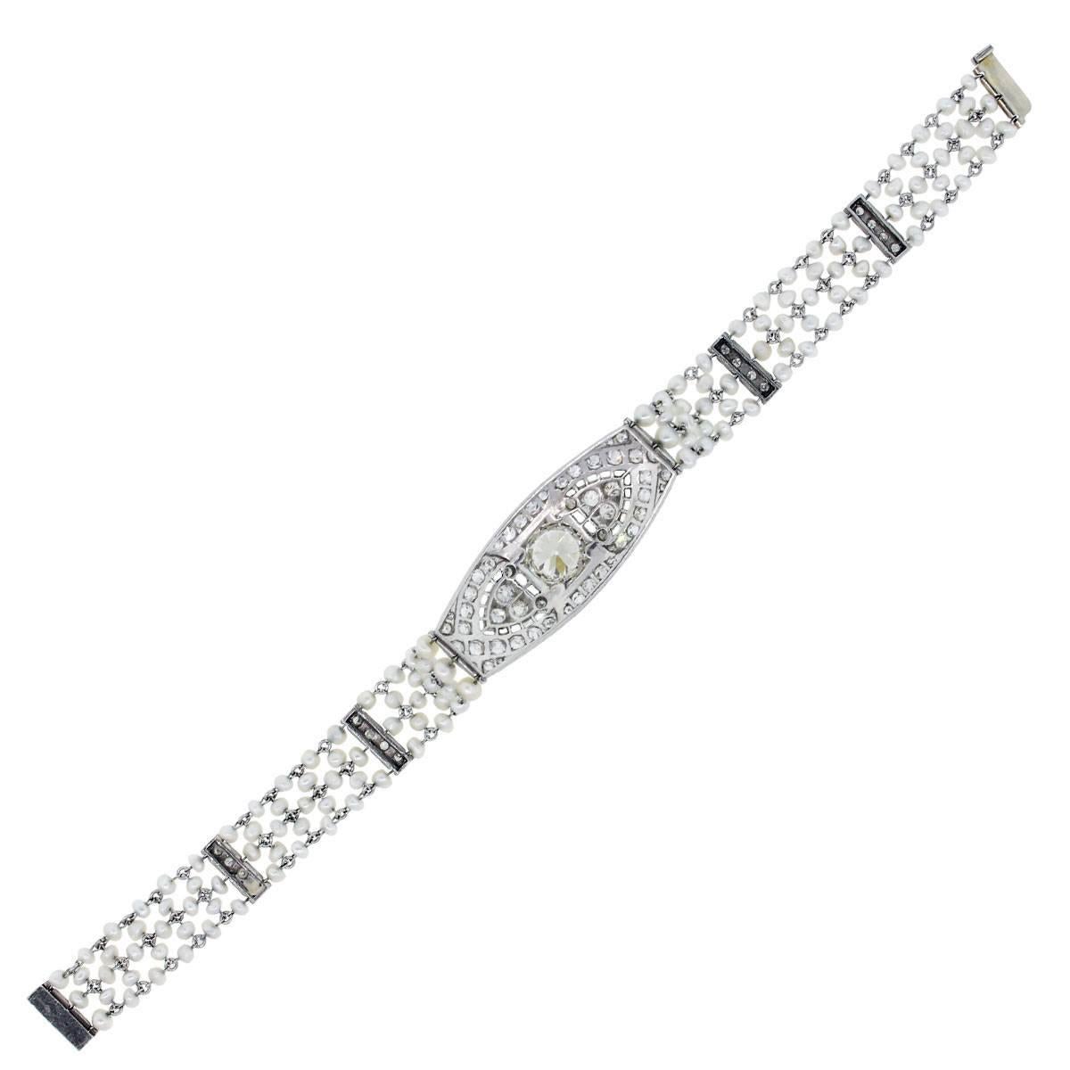 Pearl and 3.58 Carats Diamonds Platinum Bracelet In Excellent Condition For Sale In Boca Raton, FL