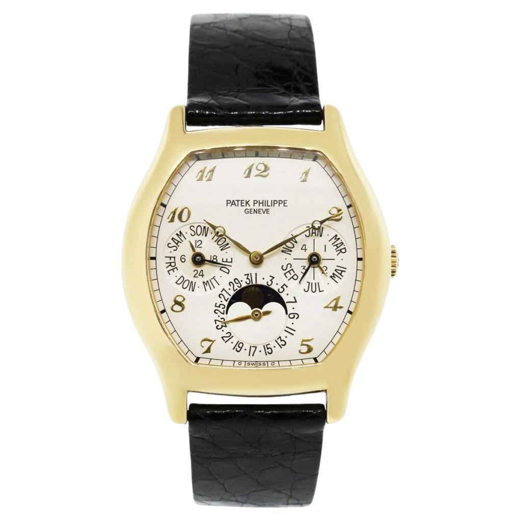 Patek Philippe 5040J Montre à calendrier perpétuel en or 18 carats en stock