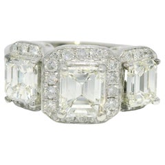 GIA 3,38 Karat 3 Stein Smaragd Diamant Verlobungsring 14 Karat auf Lager